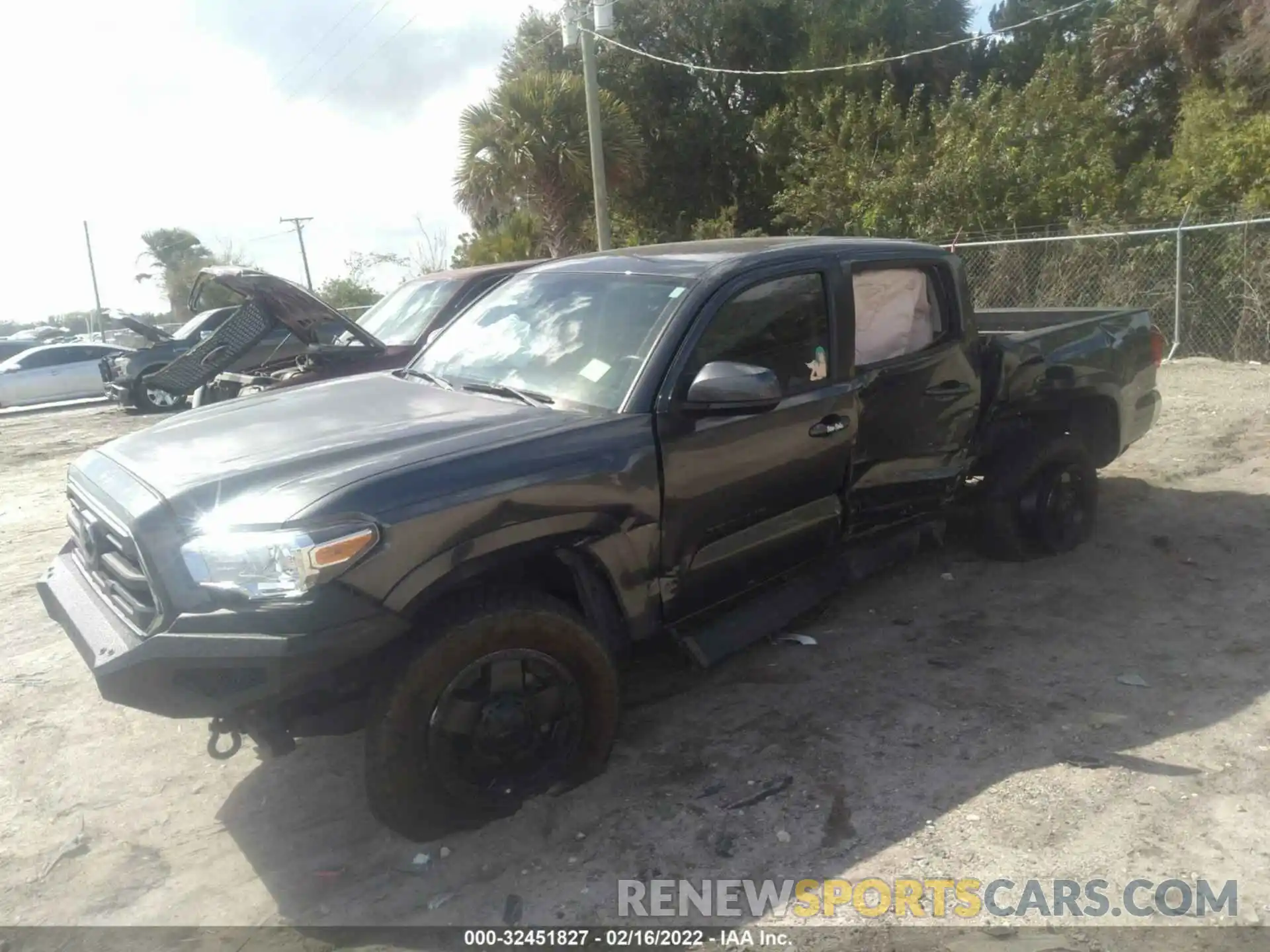 2 Photograph of a damaged car 3TMAZ5CN0KM104812 TOYOTA TACOMA 2WD 2019