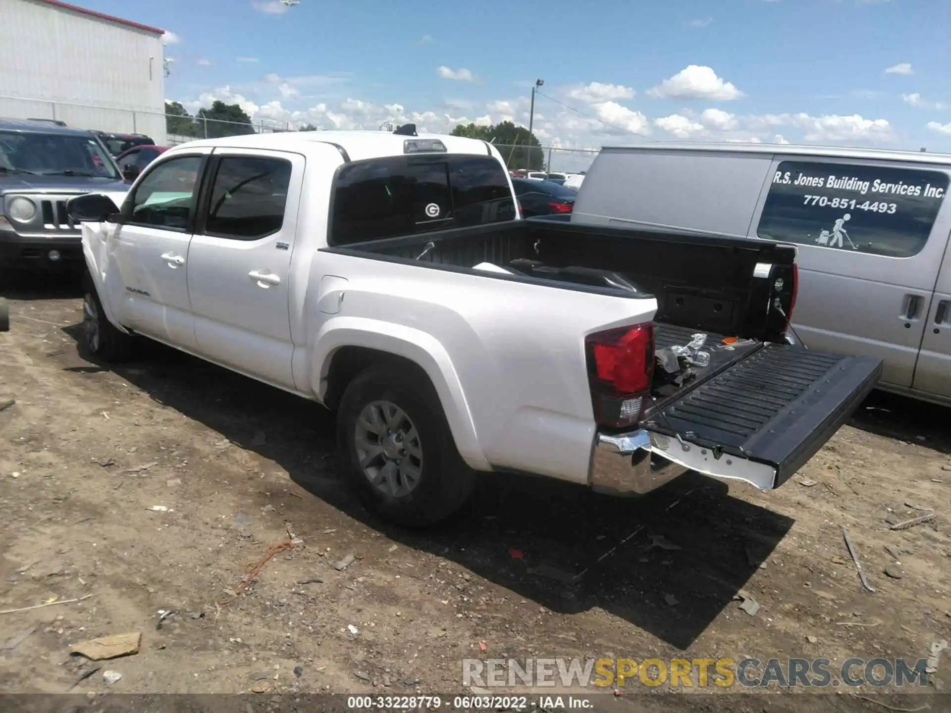 3 Photograph of a damaged car 3TMAZ5CN0KM106978 TOYOTA TACOMA 2WD 2019