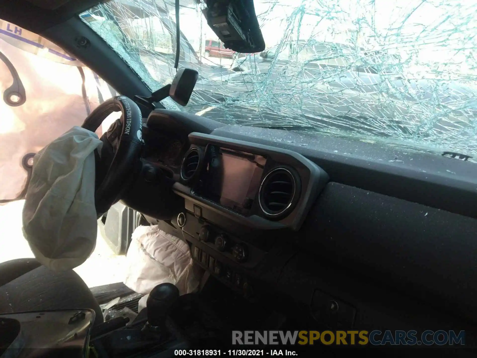 5 Photograph of a damaged car 3TMAZ5CN0KM107404 TOYOTA TACOMA 2WD 2019