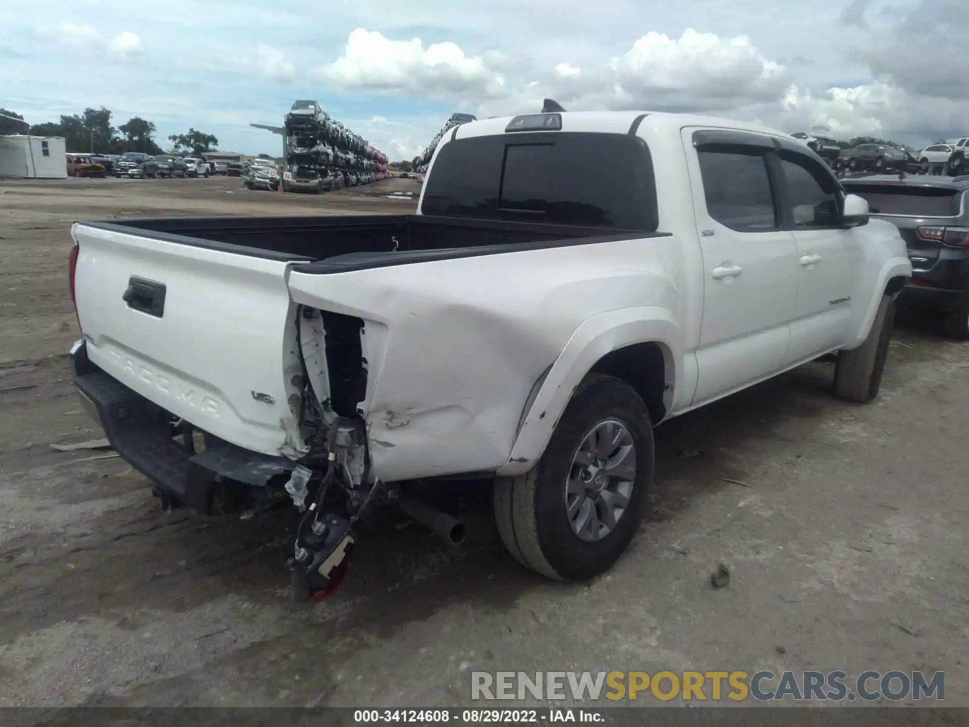 4 Photograph of a damaged car 3TMAZ5CN0KM110108 TOYOTA TACOMA 2WD 2019