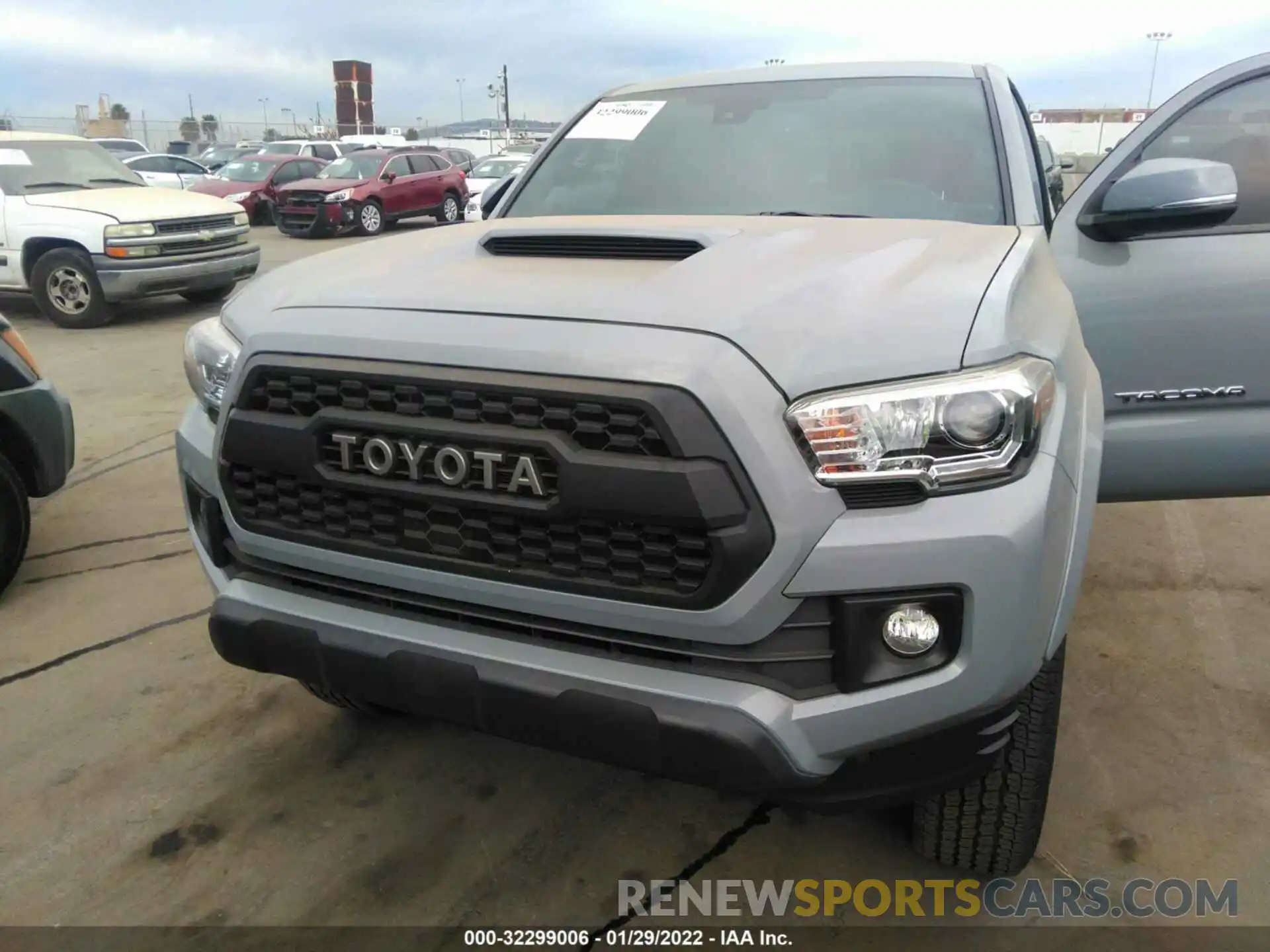 6 Photograph of a damaged car 3TMAZ5CN0KM110724 TOYOTA TACOMA 2WD 2019