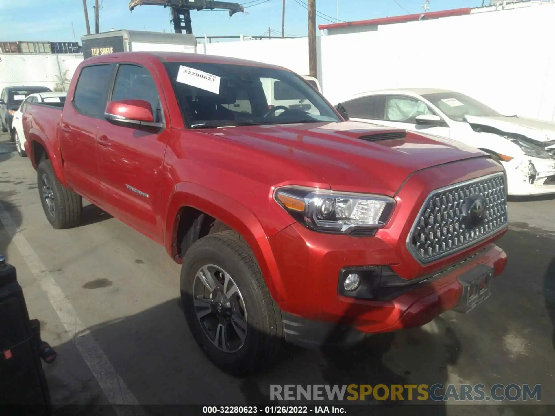 1 Photograph of a damaged car 3TMAZ5CN0KM111257 TOYOTA TACOMA 2WD 2019