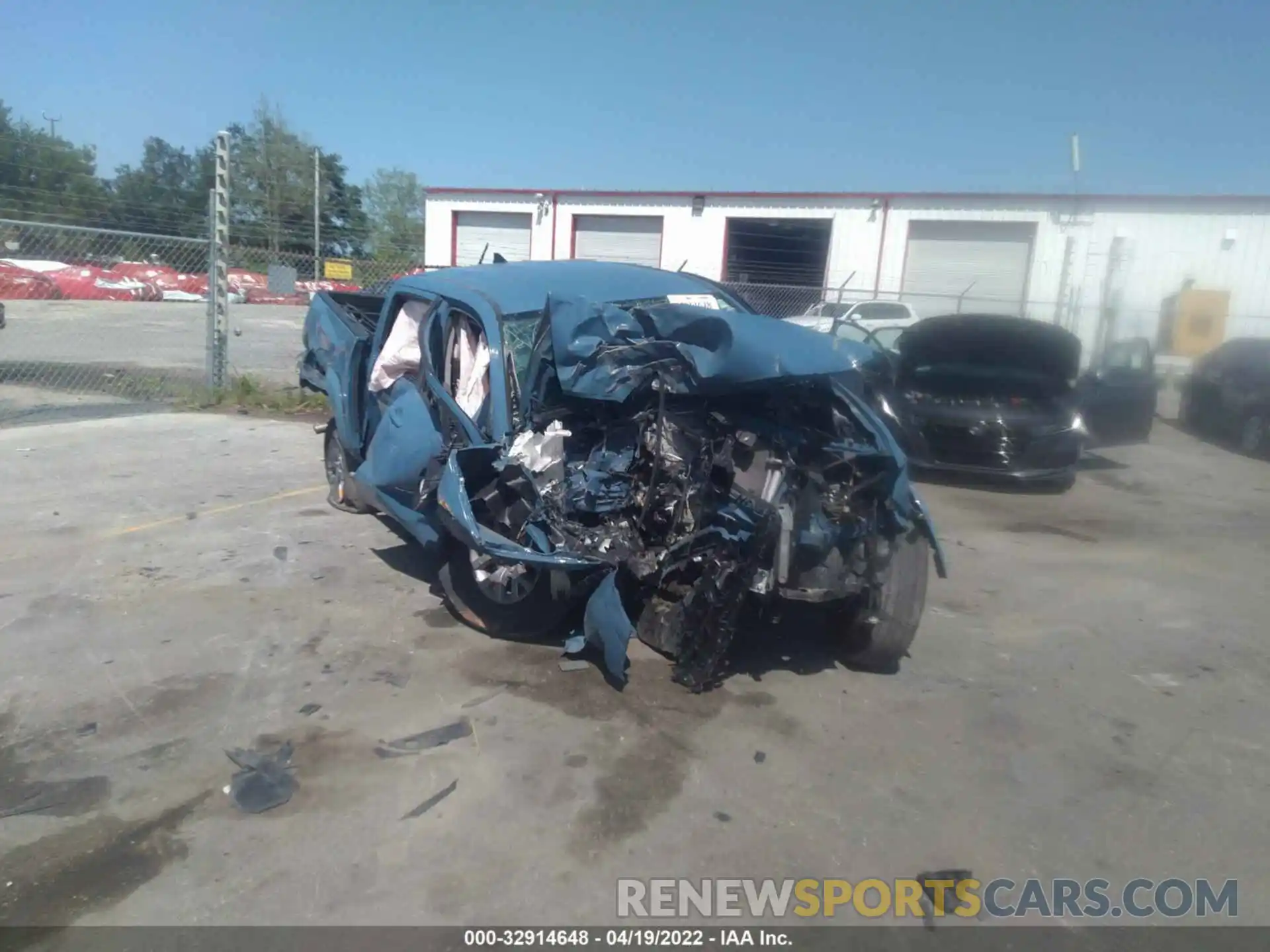 6 Photograph of a damaged car 3TMAZ5CN0KM112103 TOYOTA TACOMA 2WD 2019