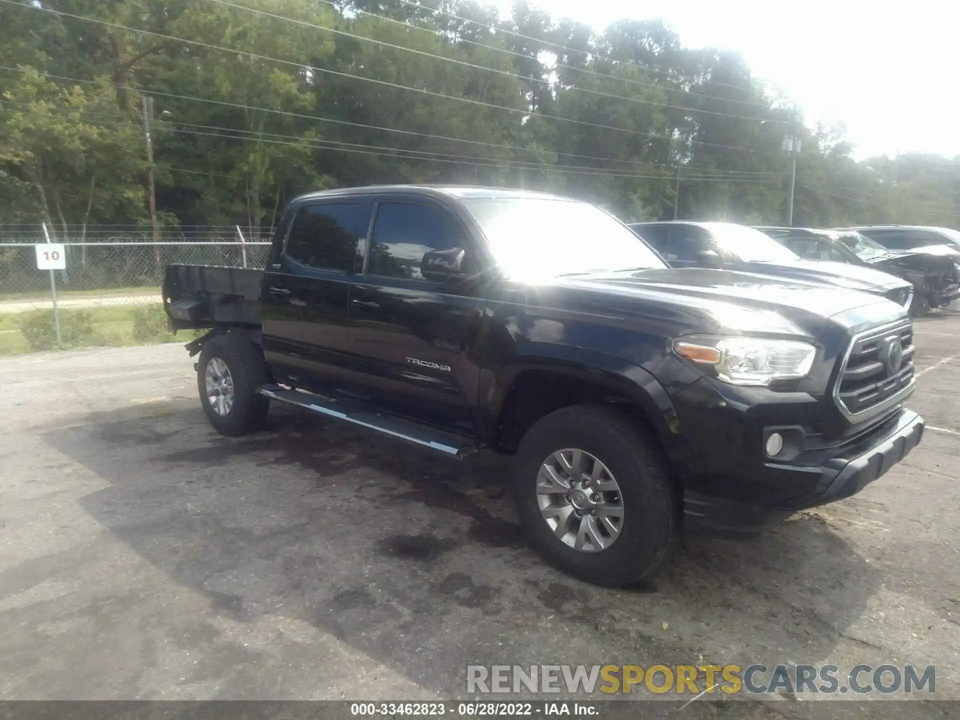 1 Photograph of a damaged car 3TMAZ5CN1KM078723 TOYOTA TACOMA 2WD 2019