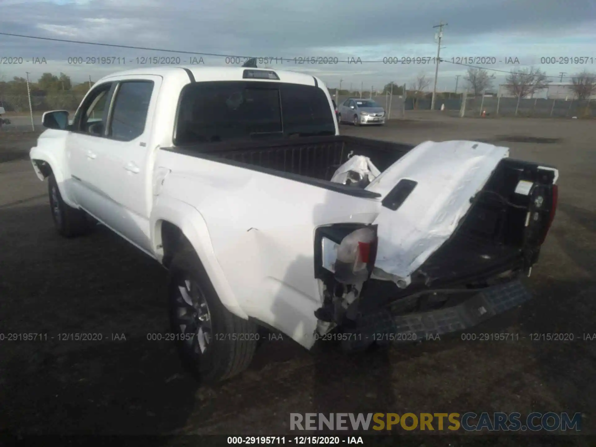 3 Photograph of a damaged car 3TMAZ5CN1KM084599 TOYOTA TACOMA 2WD 2019