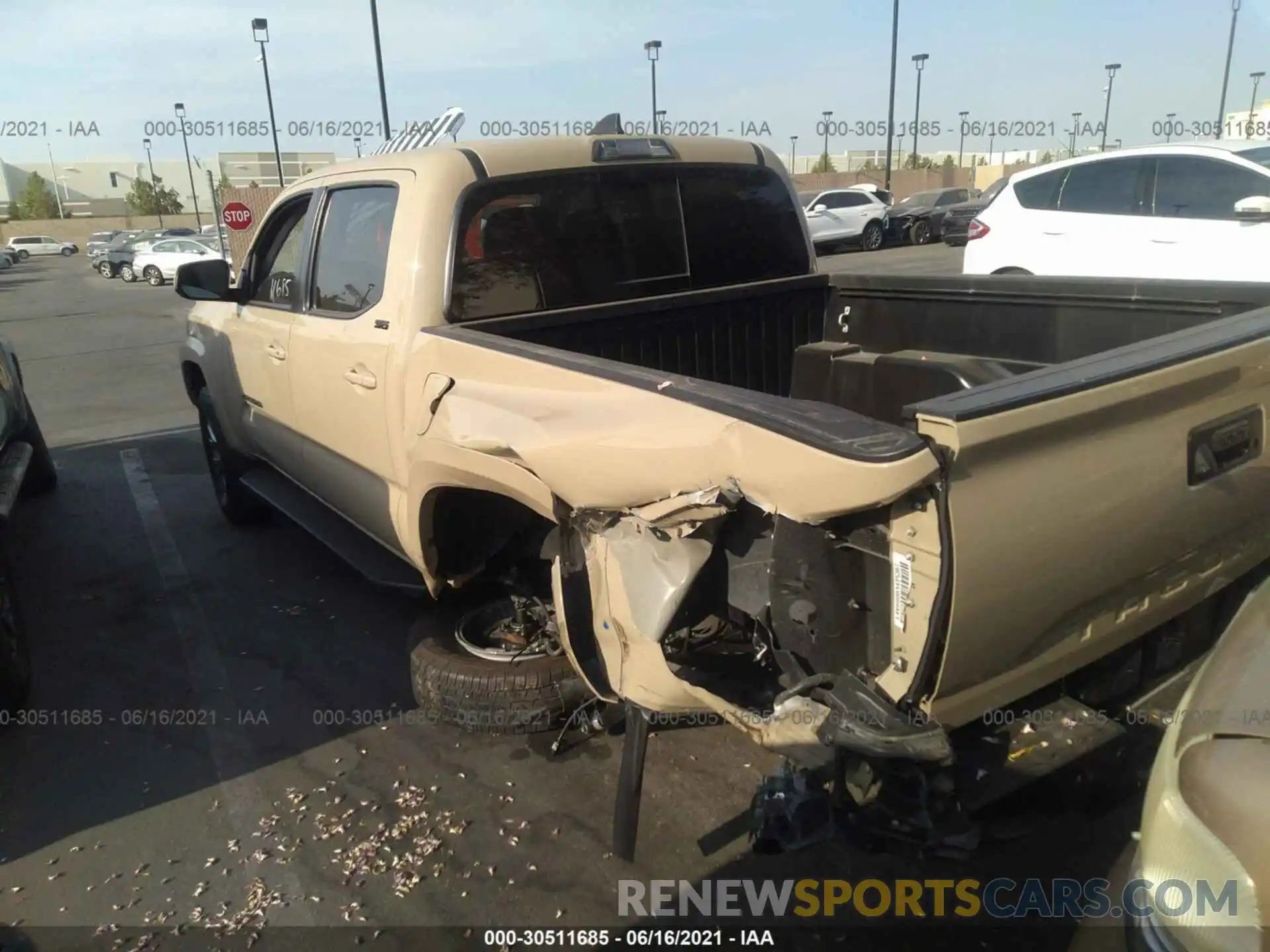 3 Photograph of a damaged car 3TMAZ5CN1KM086966 TOYOTA TACOMA 2WD 2019