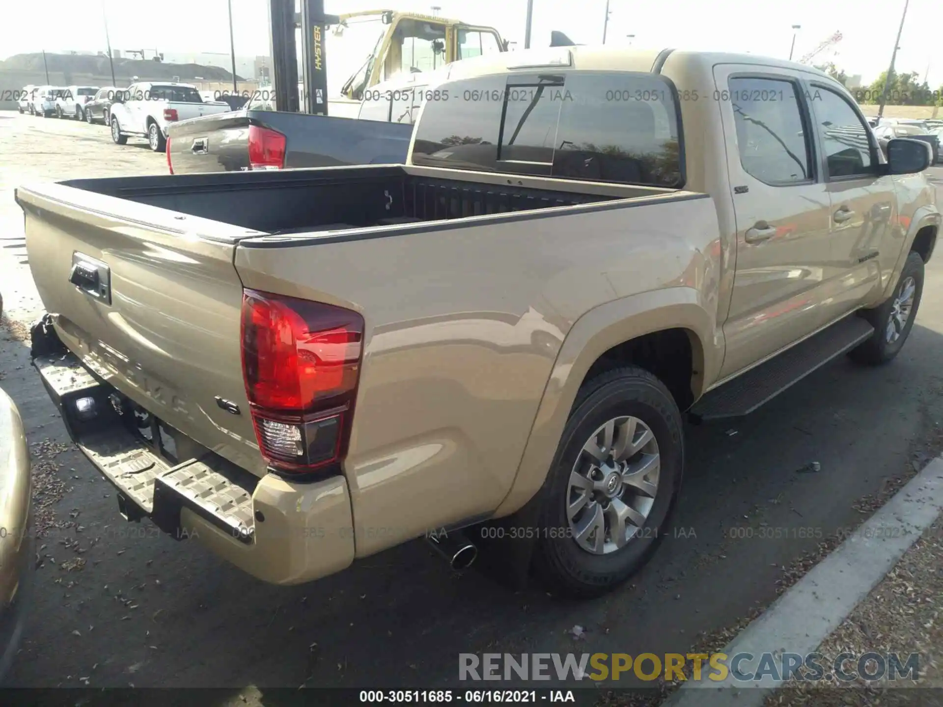 4 Photograph of a damaged car 3TMAZ5CN1KM086966 TOYOTA TACOMA 2WD 2019