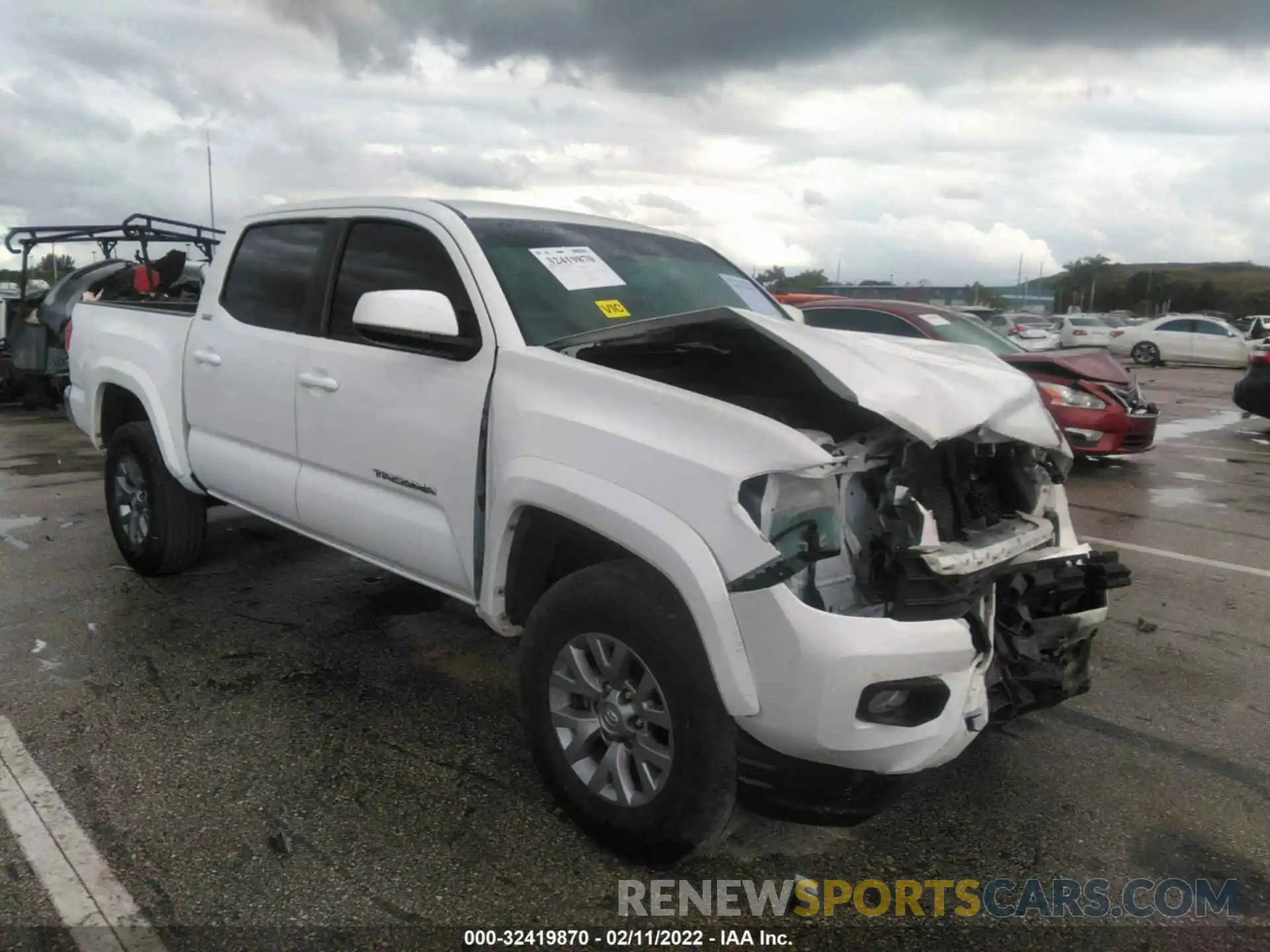 1 Photograph of a damaged car 3TMAZ5CN1KM087275 TOYOTA TACOMA 2WD 2019