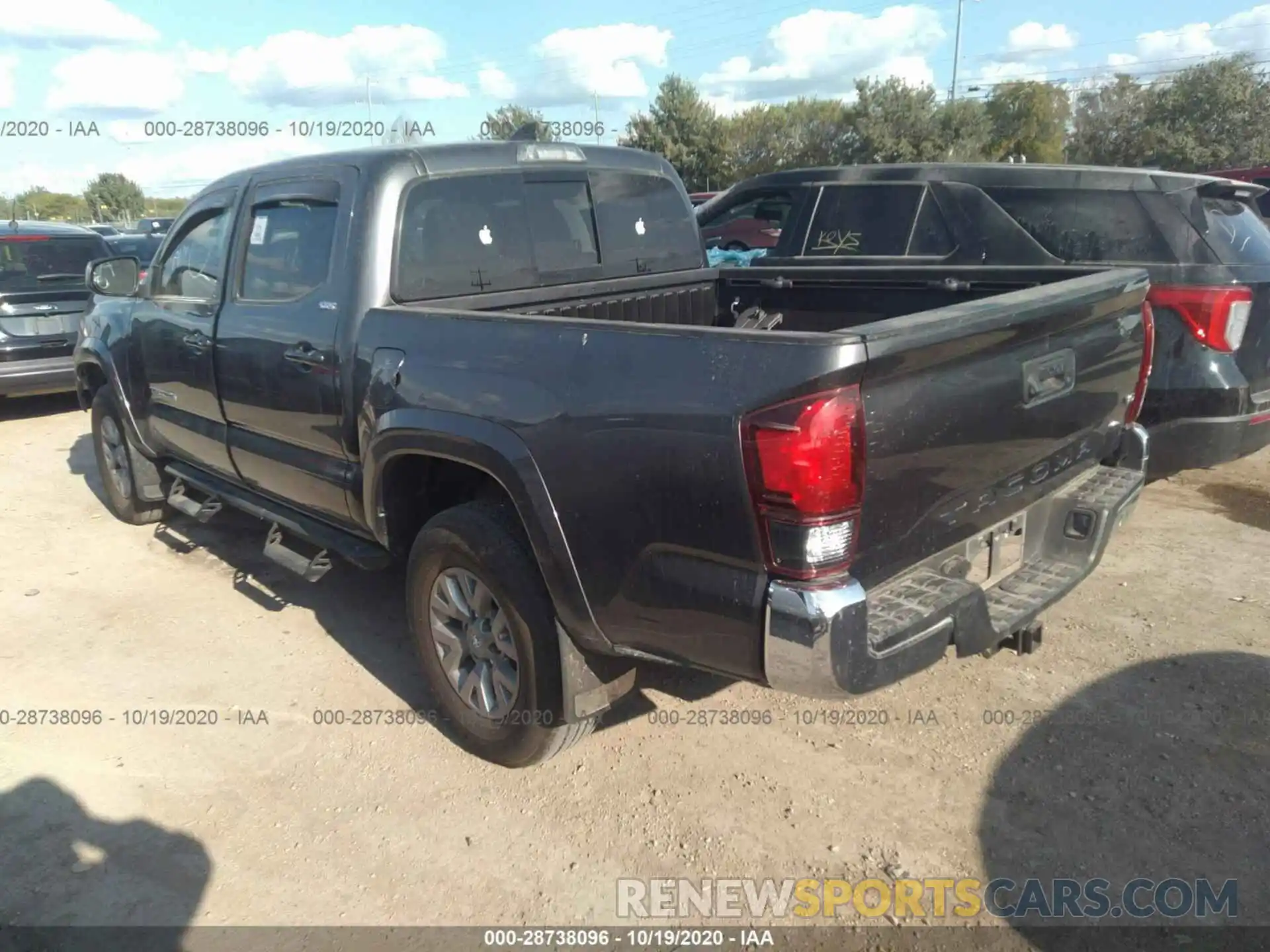 3 Photograph of a damaged car 3TMAZ5CN1KM096073 TOYOTA TACOMA 2WD 2019