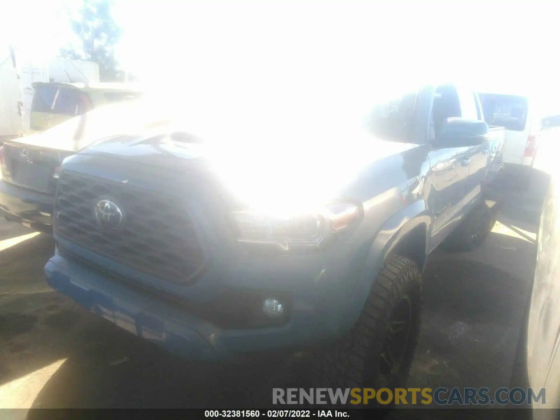 2 Photograph of a damaged car 3TMAZ5CN1KM099071 TOYOTA TACOMA 2WD 2019