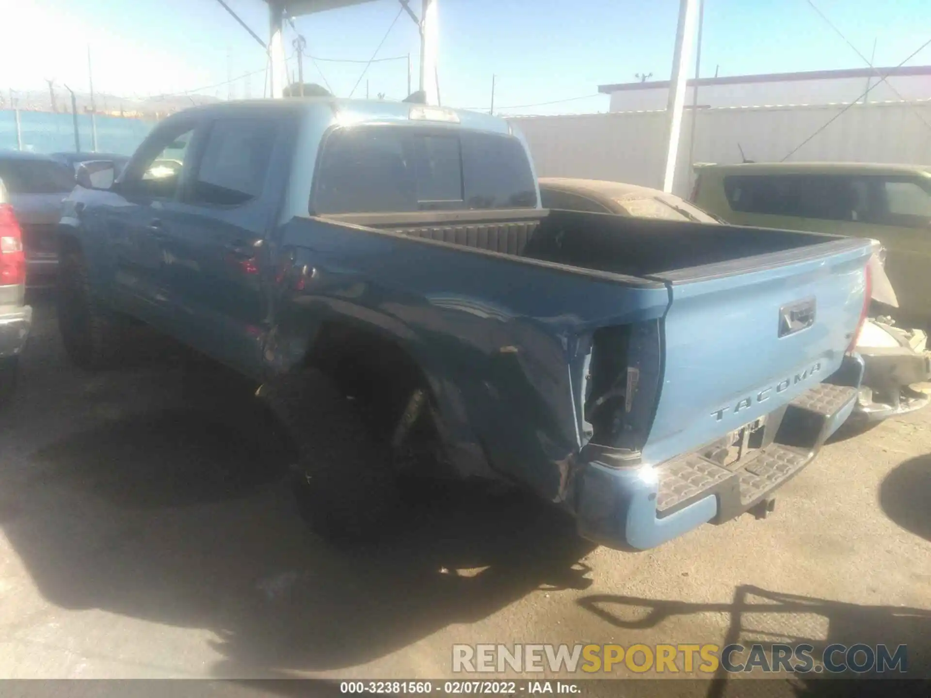 3 Photograph of a damaged car 3TMAZ5CN1KM099071 TOYOTA TACOMA 2WD 2019