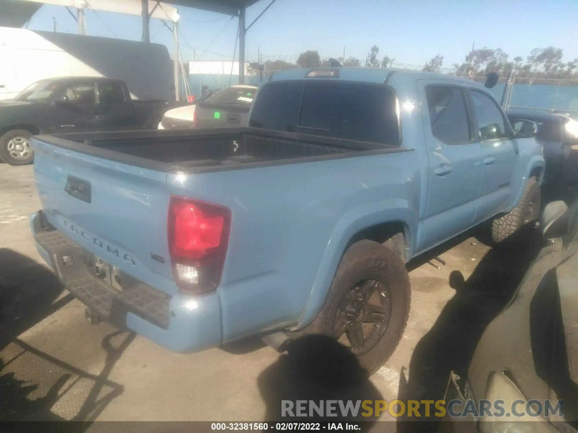 4 Photograph of a damaged car 3TMAZ5CN1KM099071 TOYOTA TACOMA 2WD 2019