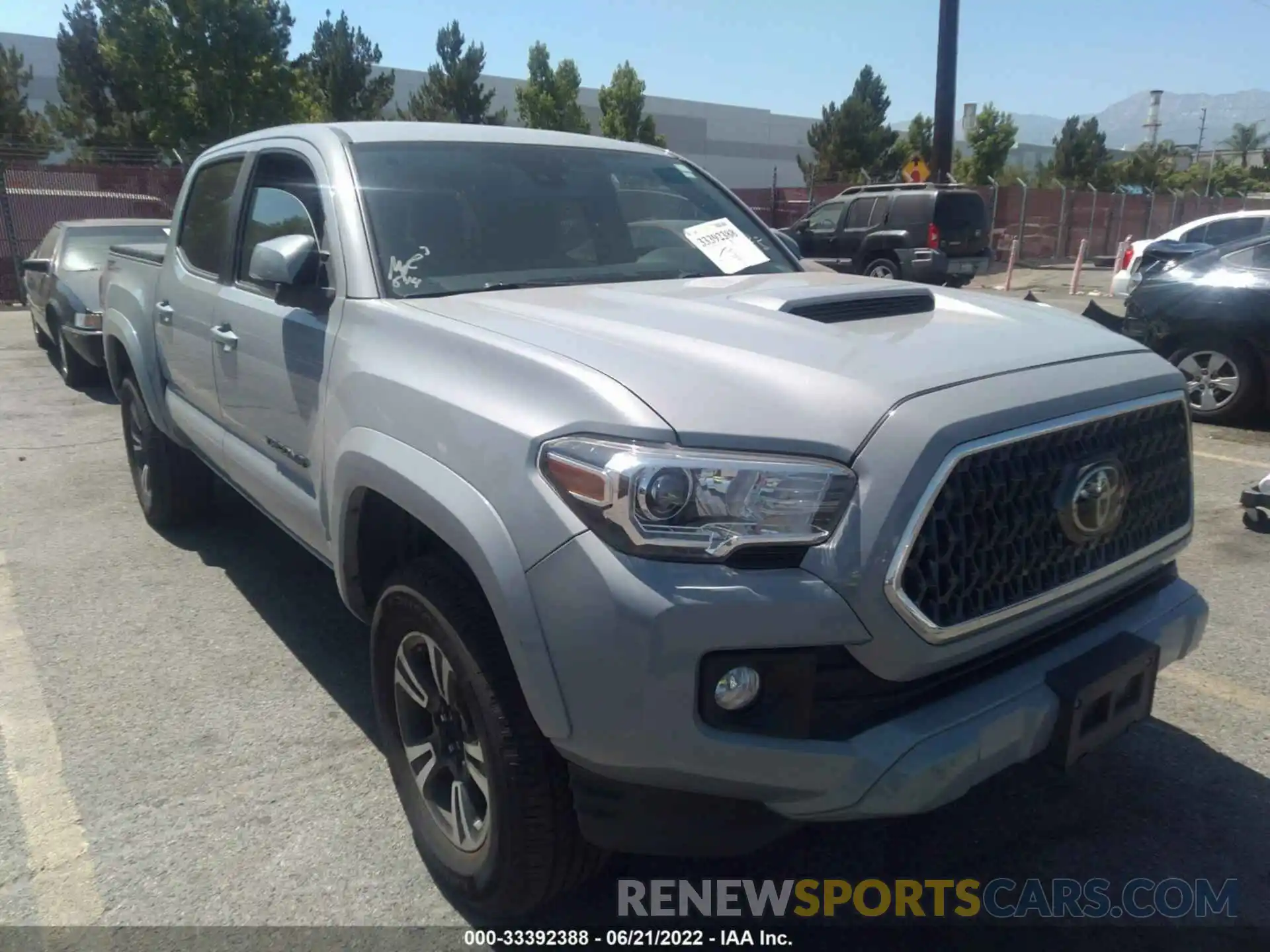 1 Photograph of a damaged car 3TMAZ5CN1KM099927 TOYOTA TACOMA 2WD 2019