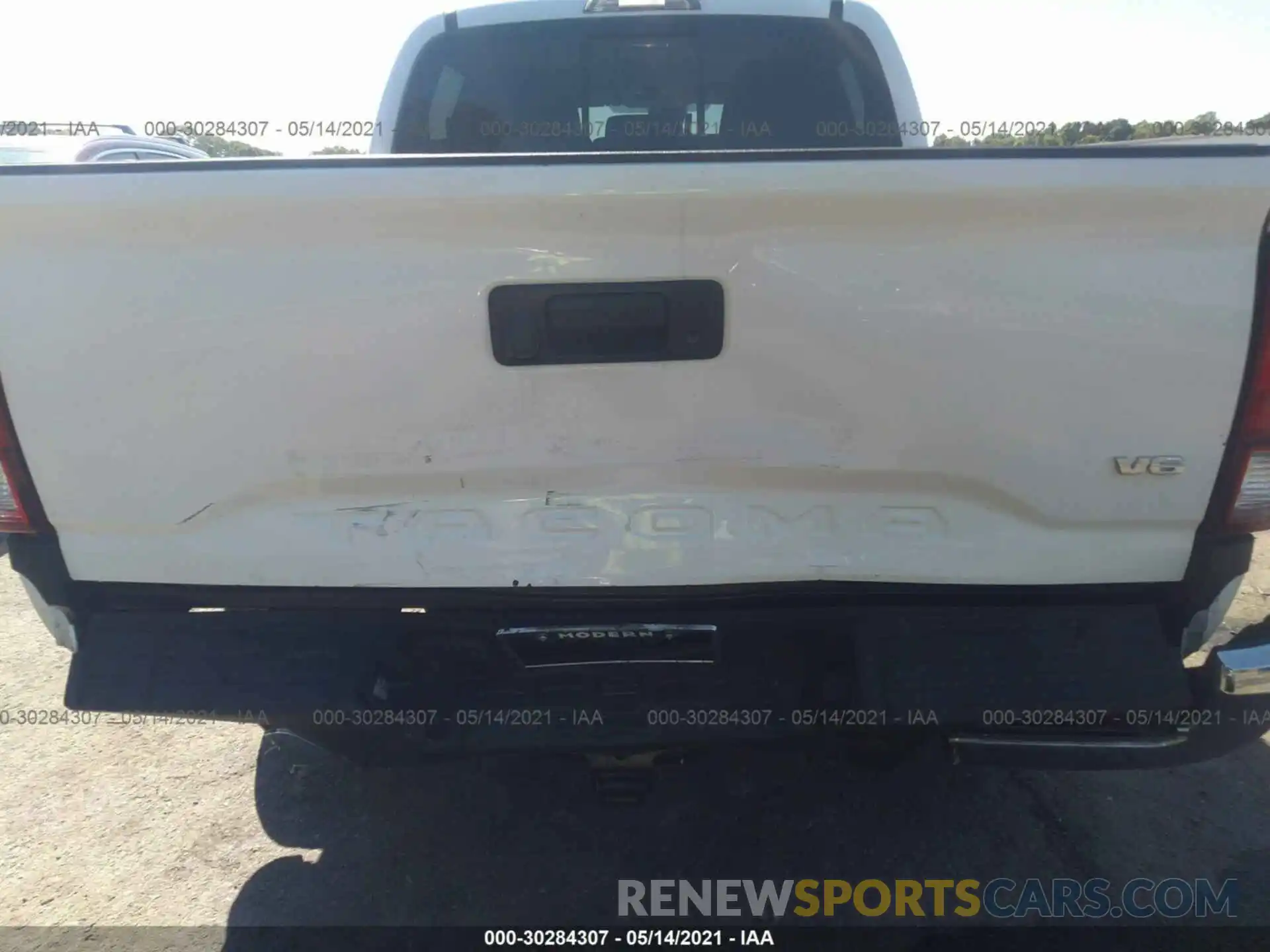 6 Photograph of a damaged car 3TMAZ5CN1KM102373 TOYOTA TACOMA 2WD 2019