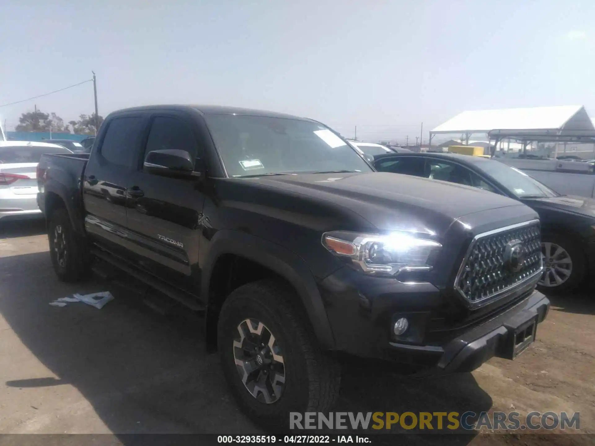 1 Photograph of a damaged car 3TMAZ5CN1KM104706 TOYOTA TACOMA 2WD 2019