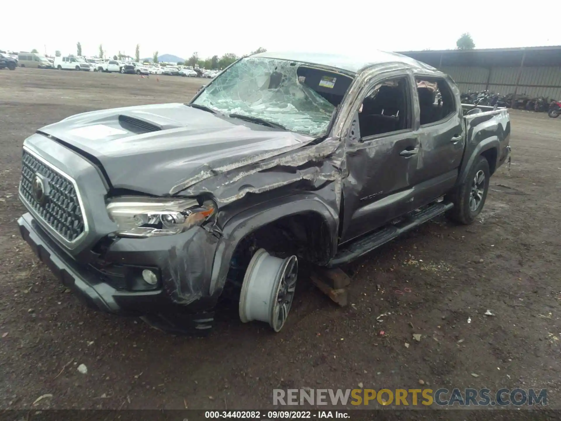 2 Фотография поврежденного автомобиля 3TMAZ5CN1KM110747 TOYOTA TACOMA 2WD 2019