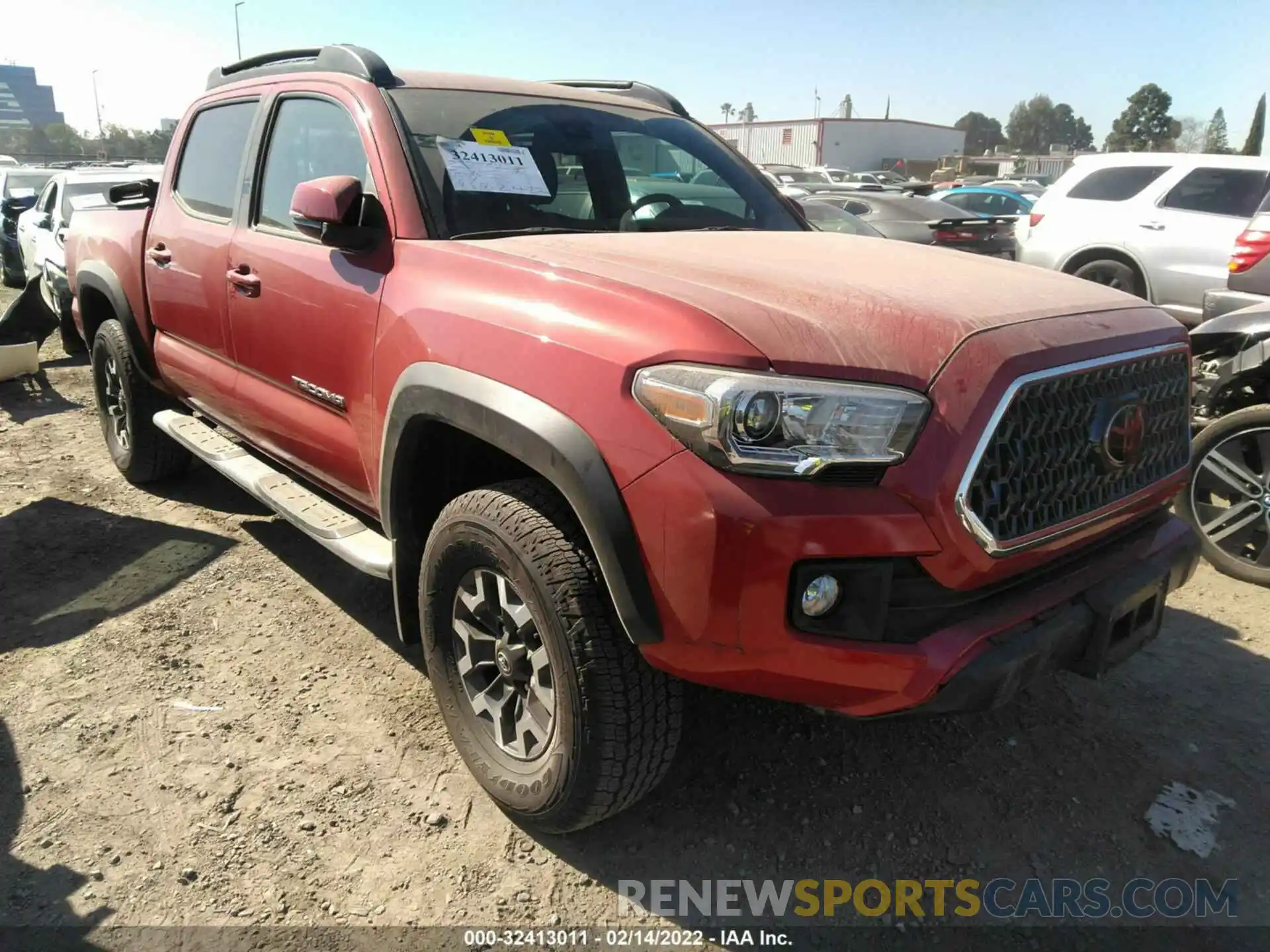 1 Photograph of a damaged car 3TMAZ5CN1KM113440 TOYOTA TACOMA 2WD 2019