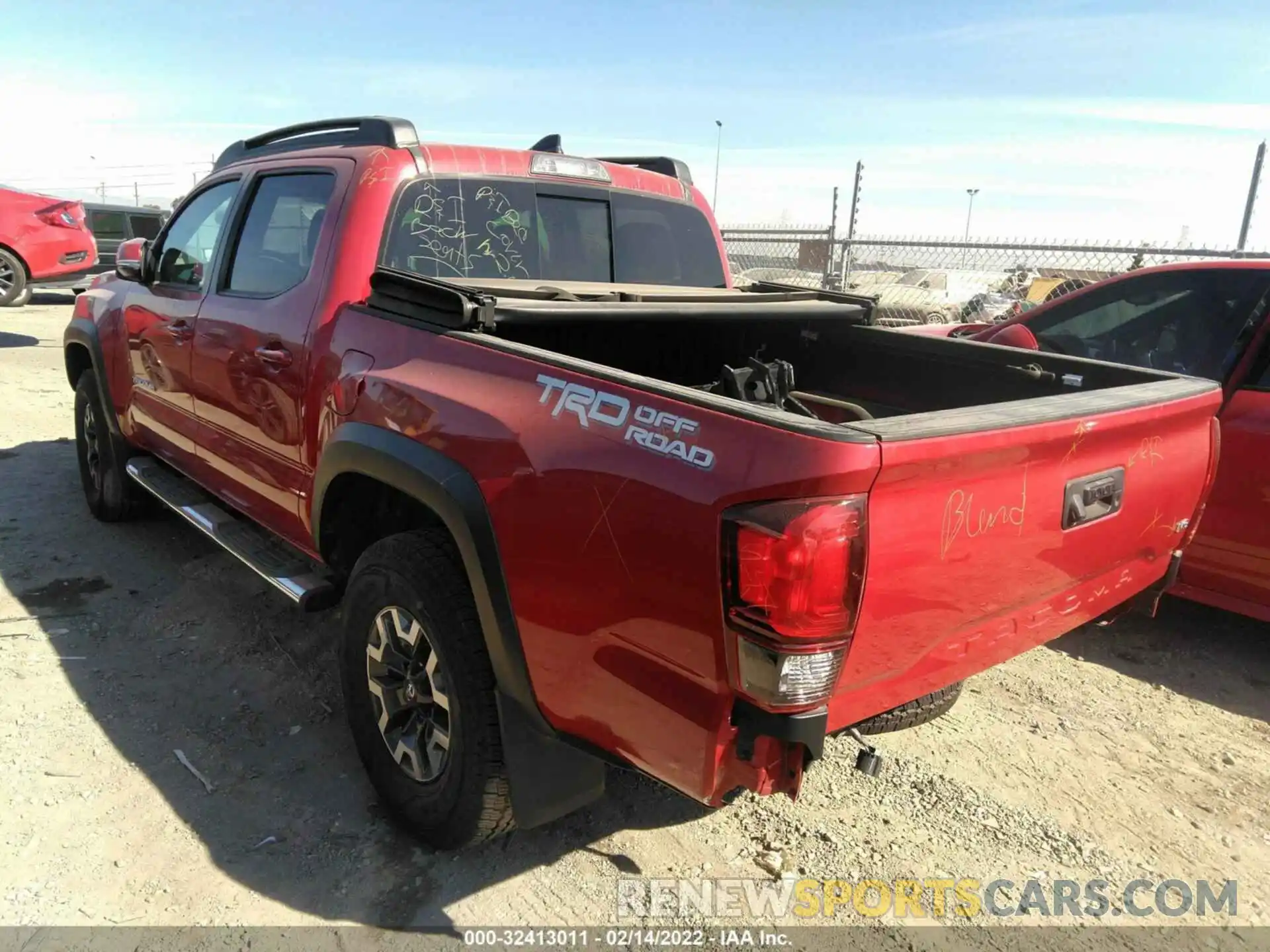 3 Photograph of a damaged car 3TMAZ5CN1KM113440 TOYOTA TACOMA 2WD 2019