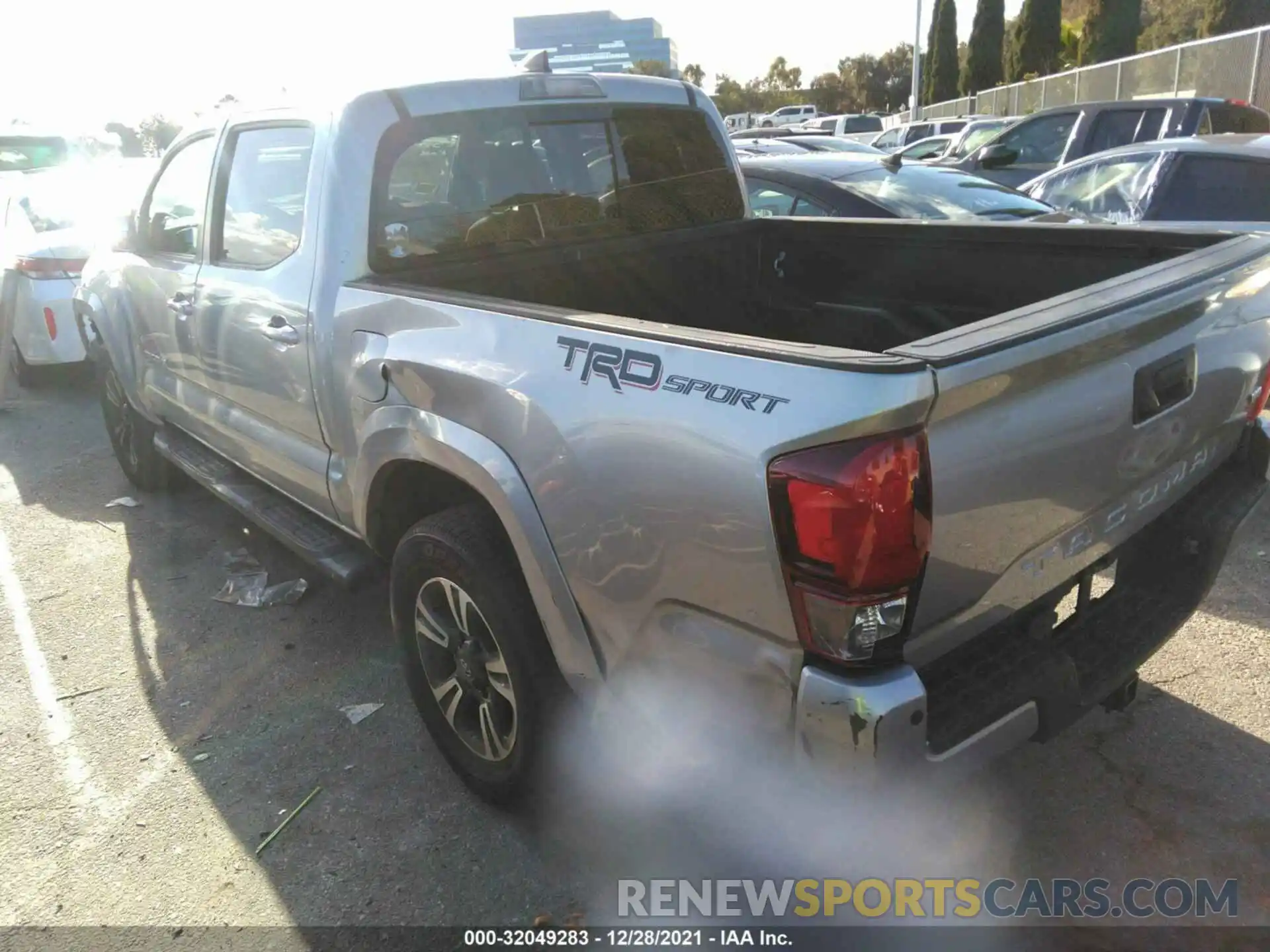 3 Photograph of a damaged car 3TMAZ5CN2KM080190 TOYOTA TACOMA 2WD 2019