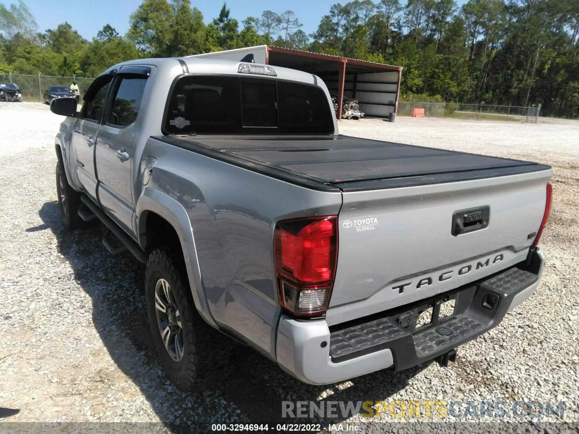 3 Photograph of a damaged car 3TMAZ5CN2KM086474 TOYOTA TACOMA 2WD 2019