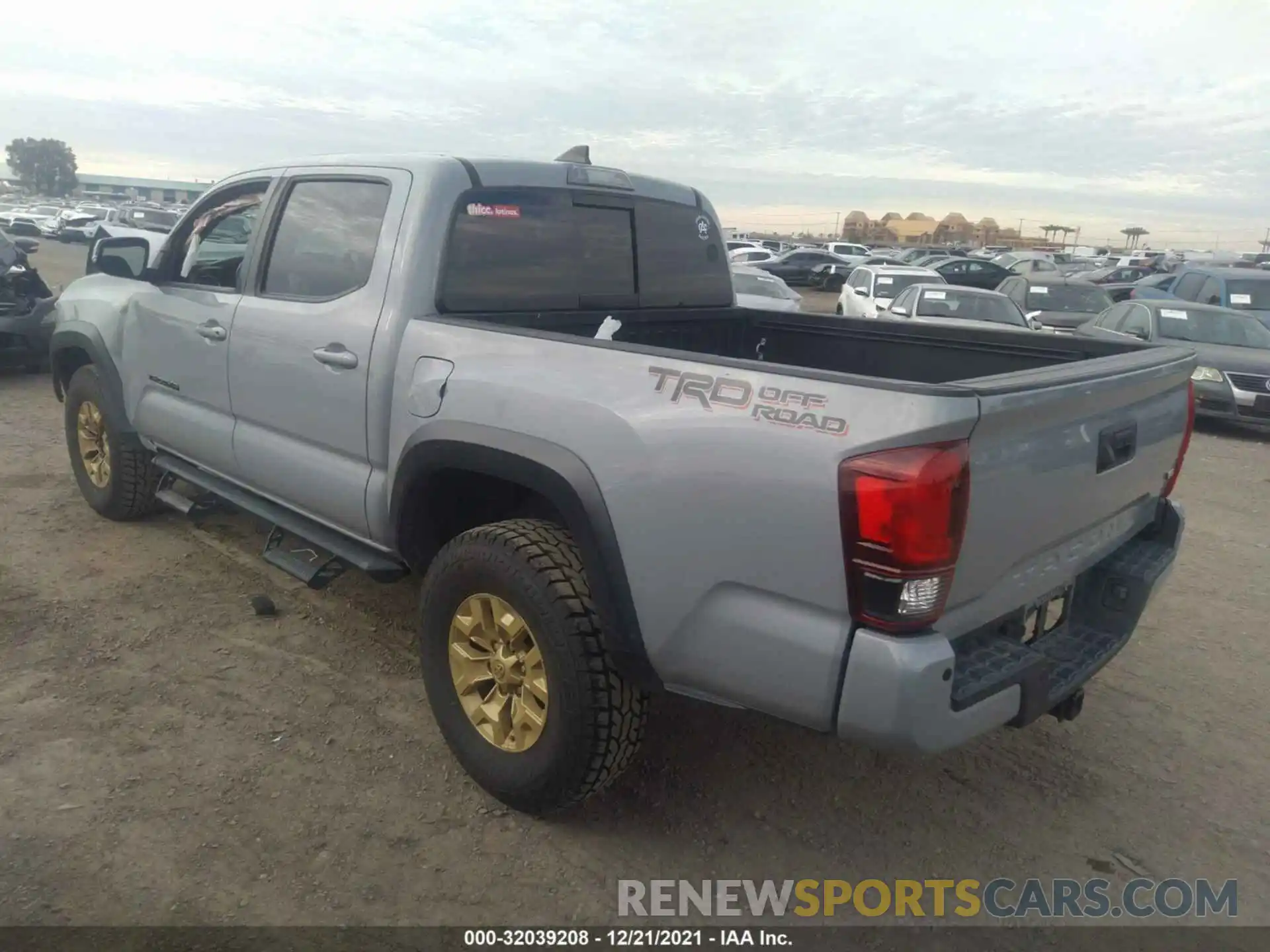 3 Photograph of a damaged car 3TMAZ5CN2KM089939 TOYOTA TACOMA 2WD 2019