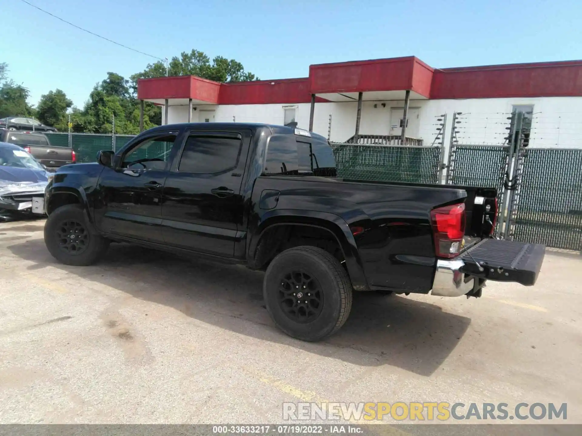 3 Photograph of a damaged car 3TMAZ5CN2KM096387 TOYOTA TACOMA 2WD 2019