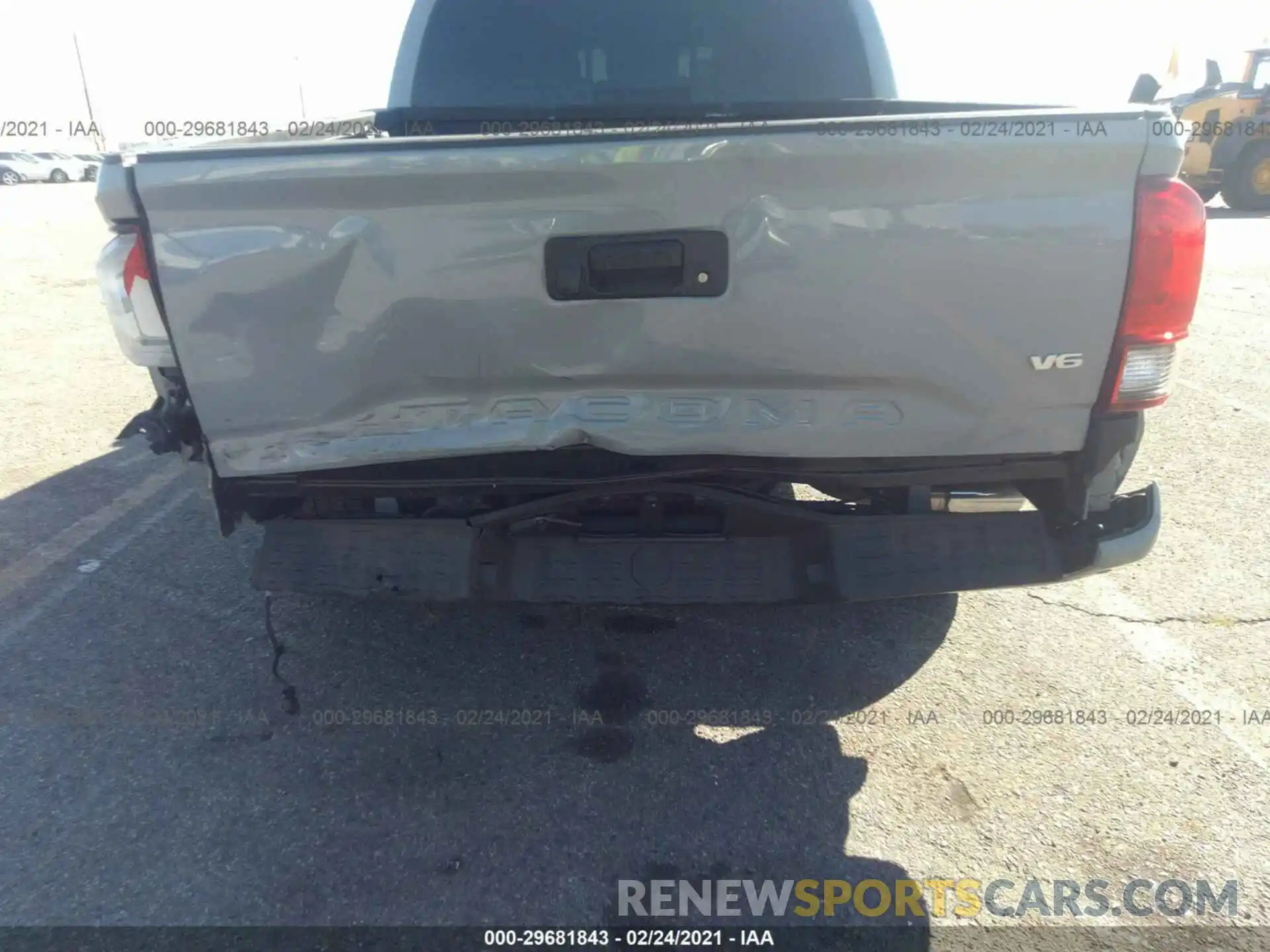 6 Photograph of a damaged car 3TMAZ5CN2KM108313 TOYOTA TACOMA 2WD 2019