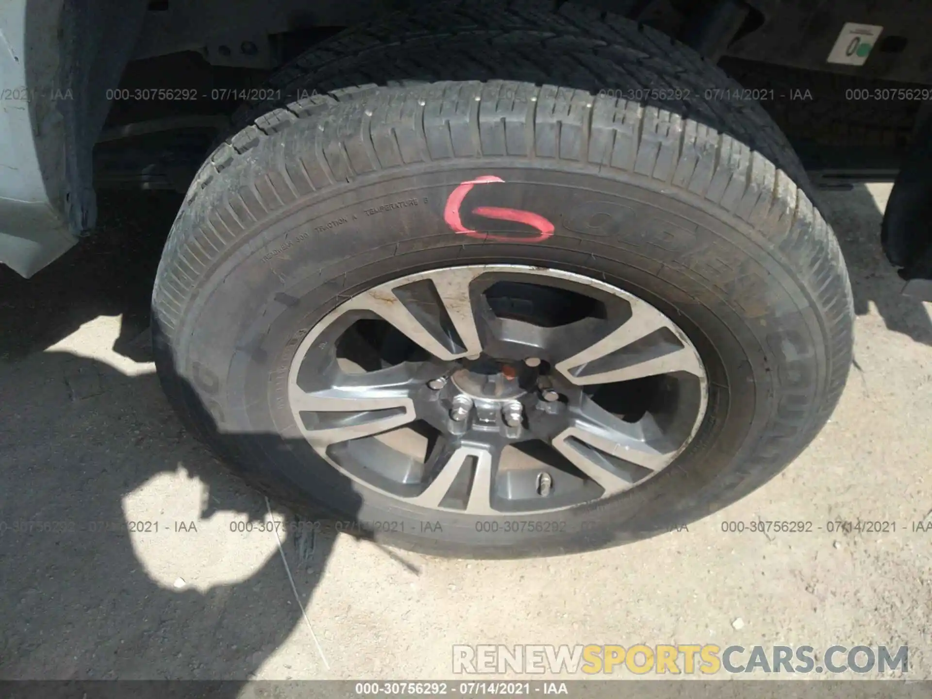 13 Photograph of a damaged car 3TMAZ5CN2KM110269 TOYOTA TACOMA 2WD 2019