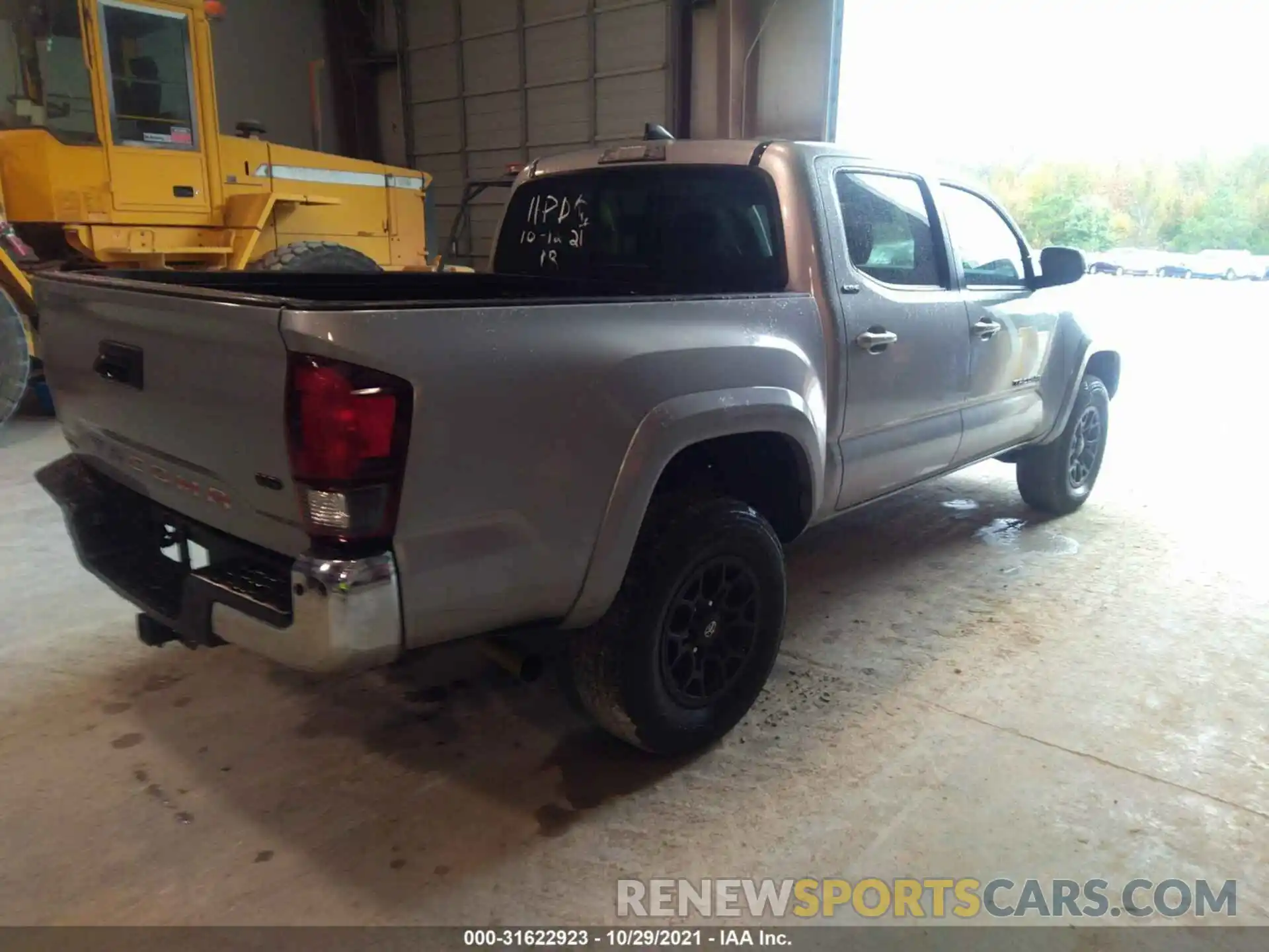 4 Photograph of a damaged car 3TMAZ5CN3KM095751 TOYOTA TACOMA 2WD 2019