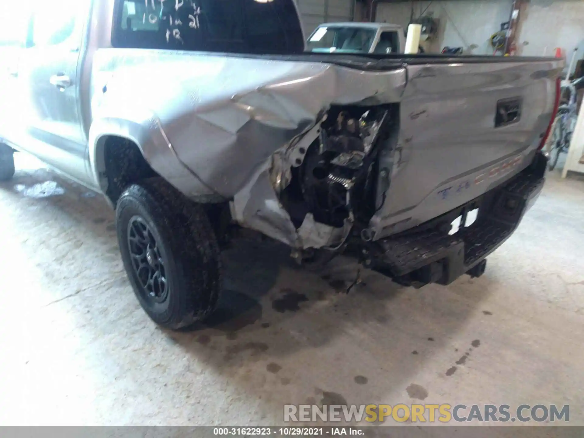 6 Photograph of a damaged car 3TMAZ5CN3KM095751 TOYOTA TACOMA 2WD 2019