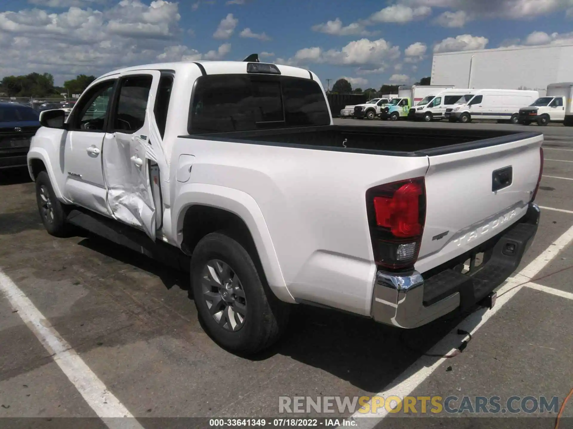 3 Photograph of a damaged car 3TMAZ5CN3KM104416 TOYOTA TACOMA 2WD 2019