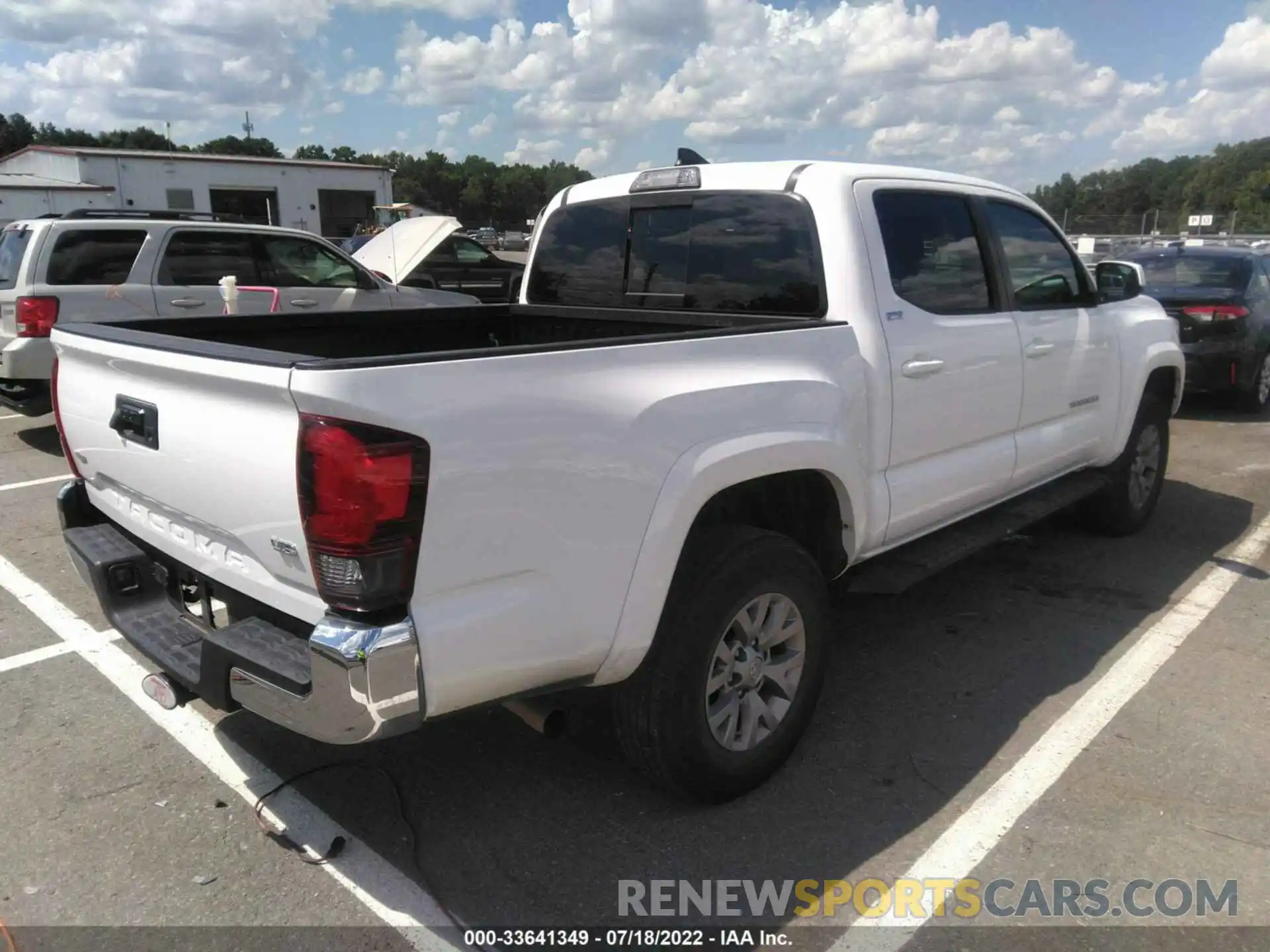 4 Photograph of a damaged car 3TMAZ5CN3KM104416 TOYOTA TACOMA 2WD 2019