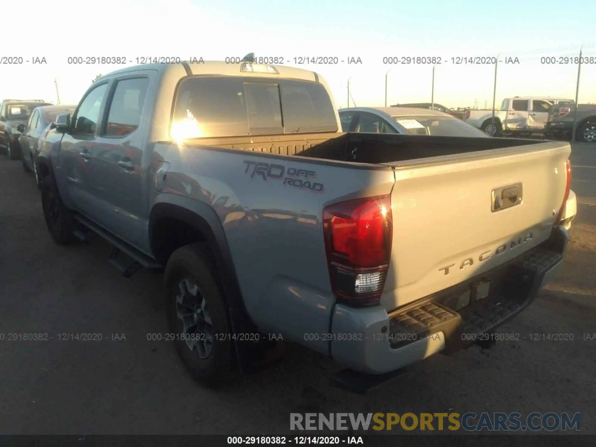 3 Photograph of a damaged car 3TMAZ5CN3KM114413 TOYOTA TACOMA 2WD 2019