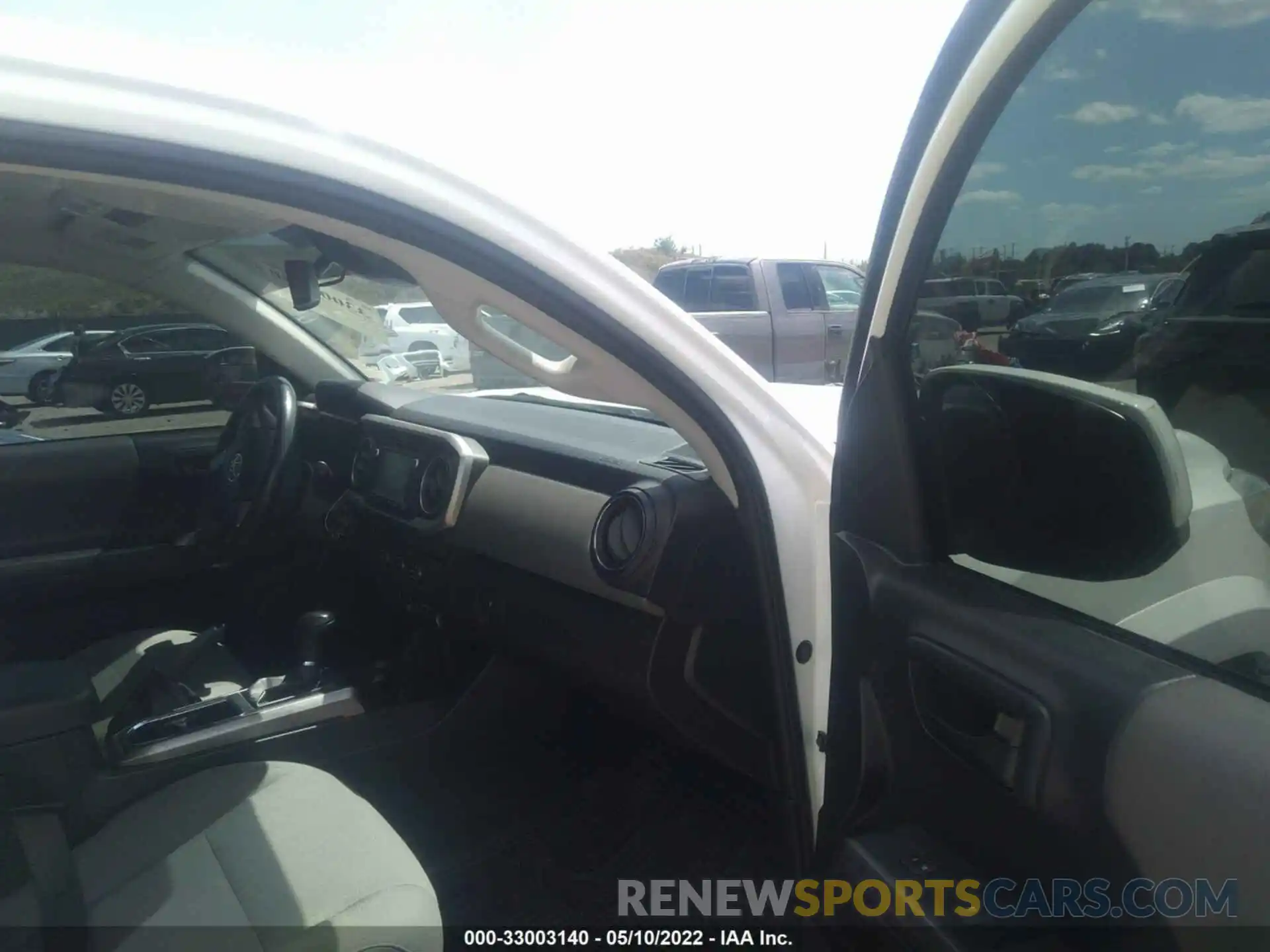 5 Photograph of a damaged car 3TMAZ5CN4KM079803 TOYOTA TACOMA 2WD 2019