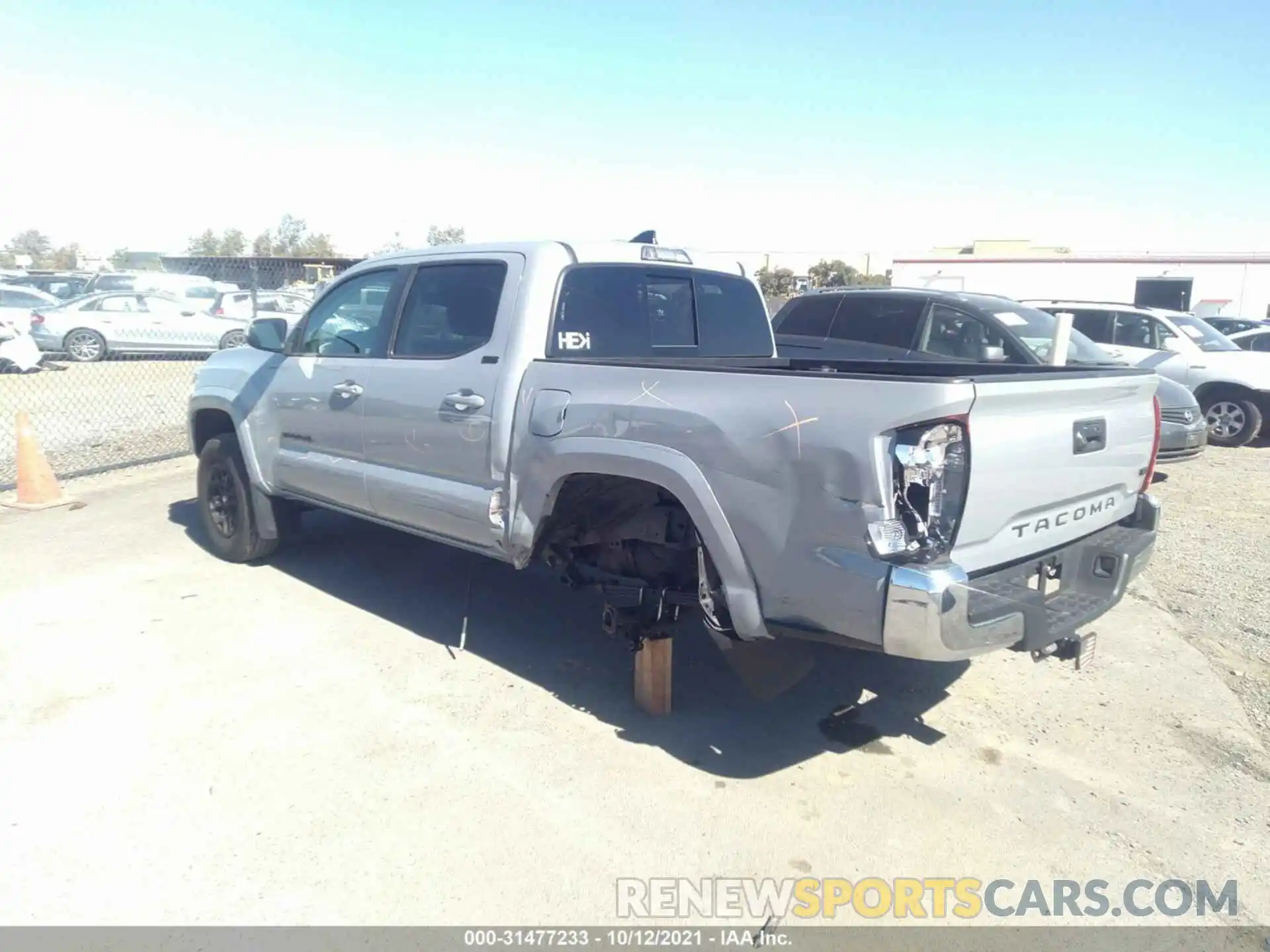 3 Photograph of a damaged car 3TMAZ5CN4KM084001 TOYOTA TACOMA 2WD 2019