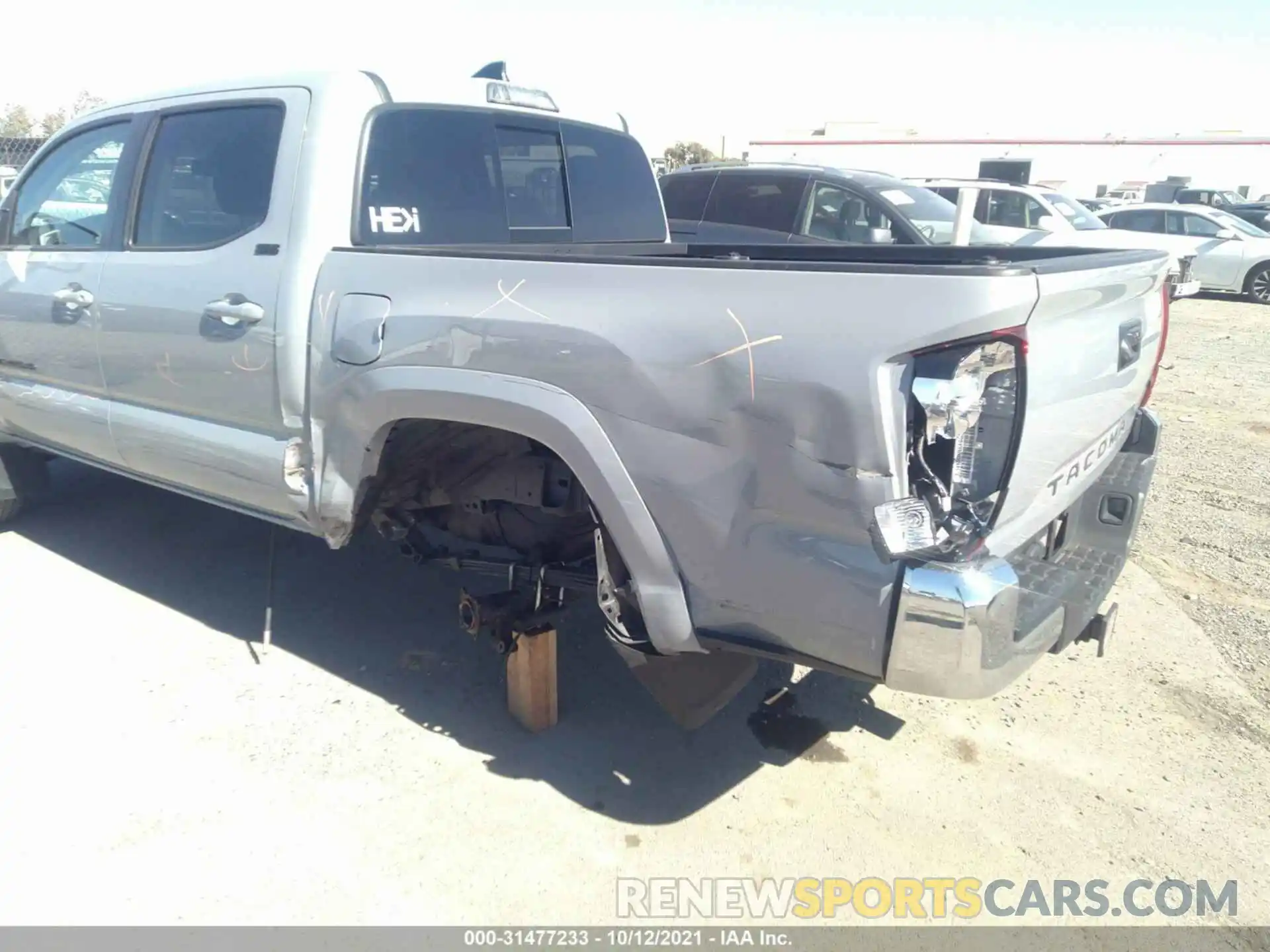 6 Photograph of a damaged car 3TMAZ5CN4KM084001 TOYOTA TACOMA 2WD 2019