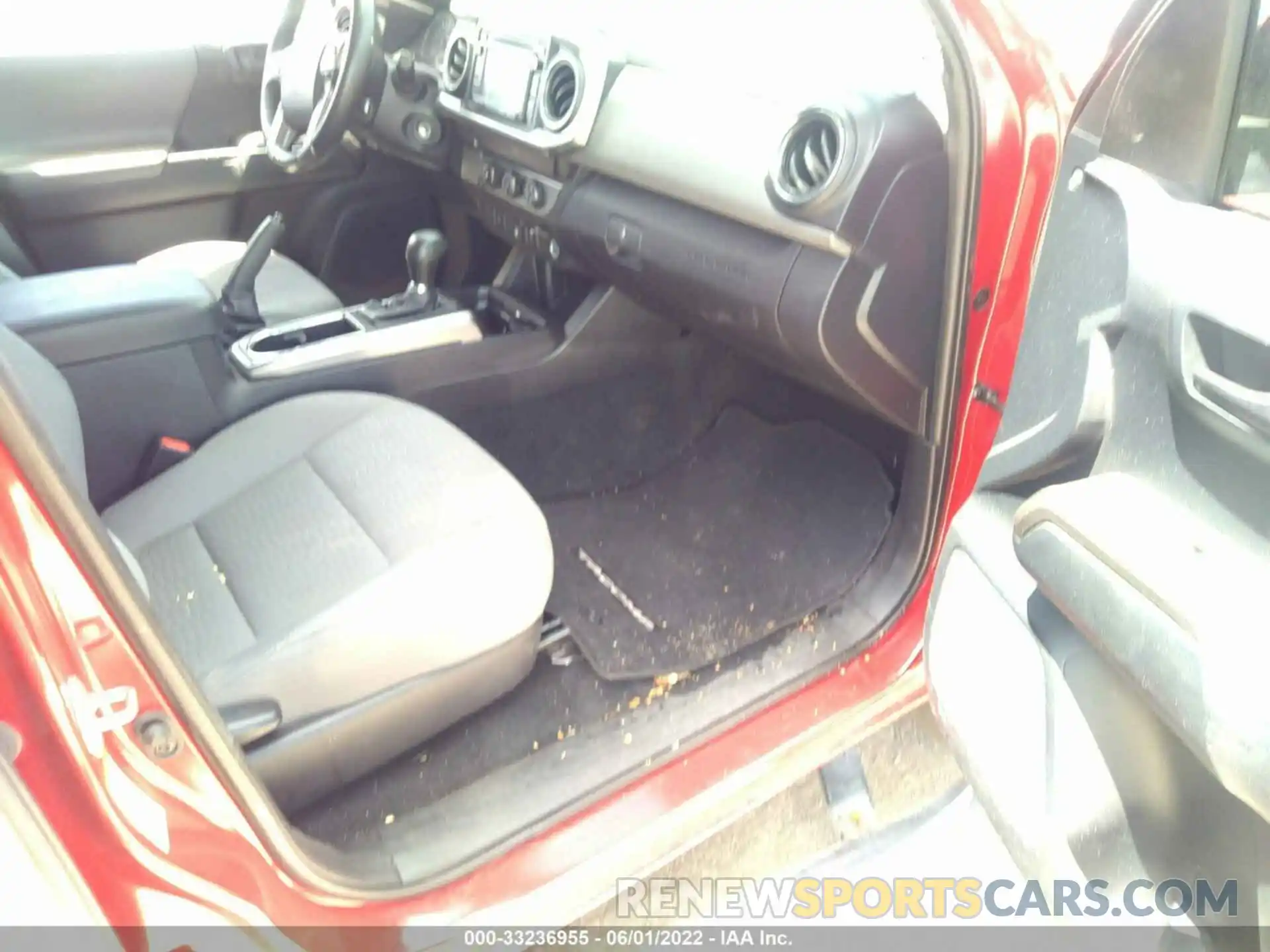 5 Photograph of a damaged car 3TMAZ5CN4KM098223 TOYOTA TACOMA 2WD 2019