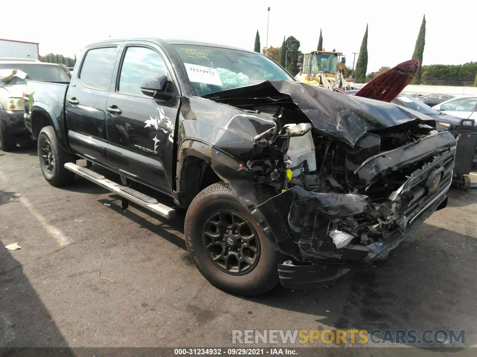 1 Photograph of a damaged car 3TMAZ5CN4KM100844 TOYOTA TACOMA 2WD 2019