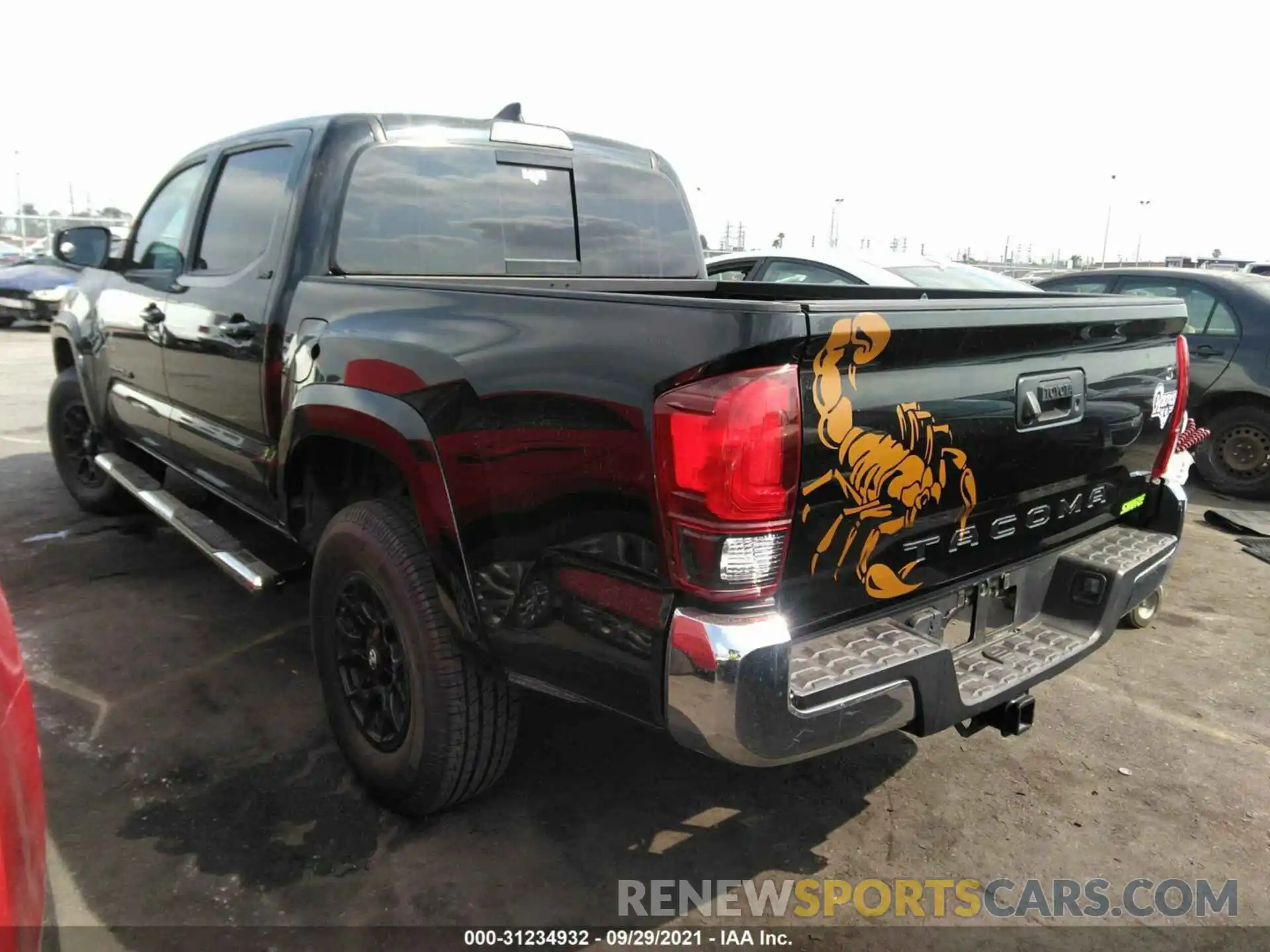 3 Photograph of a damaged car 3TMAZ5CN4KM100844 TOYOTA TACOMA 2WD 2019