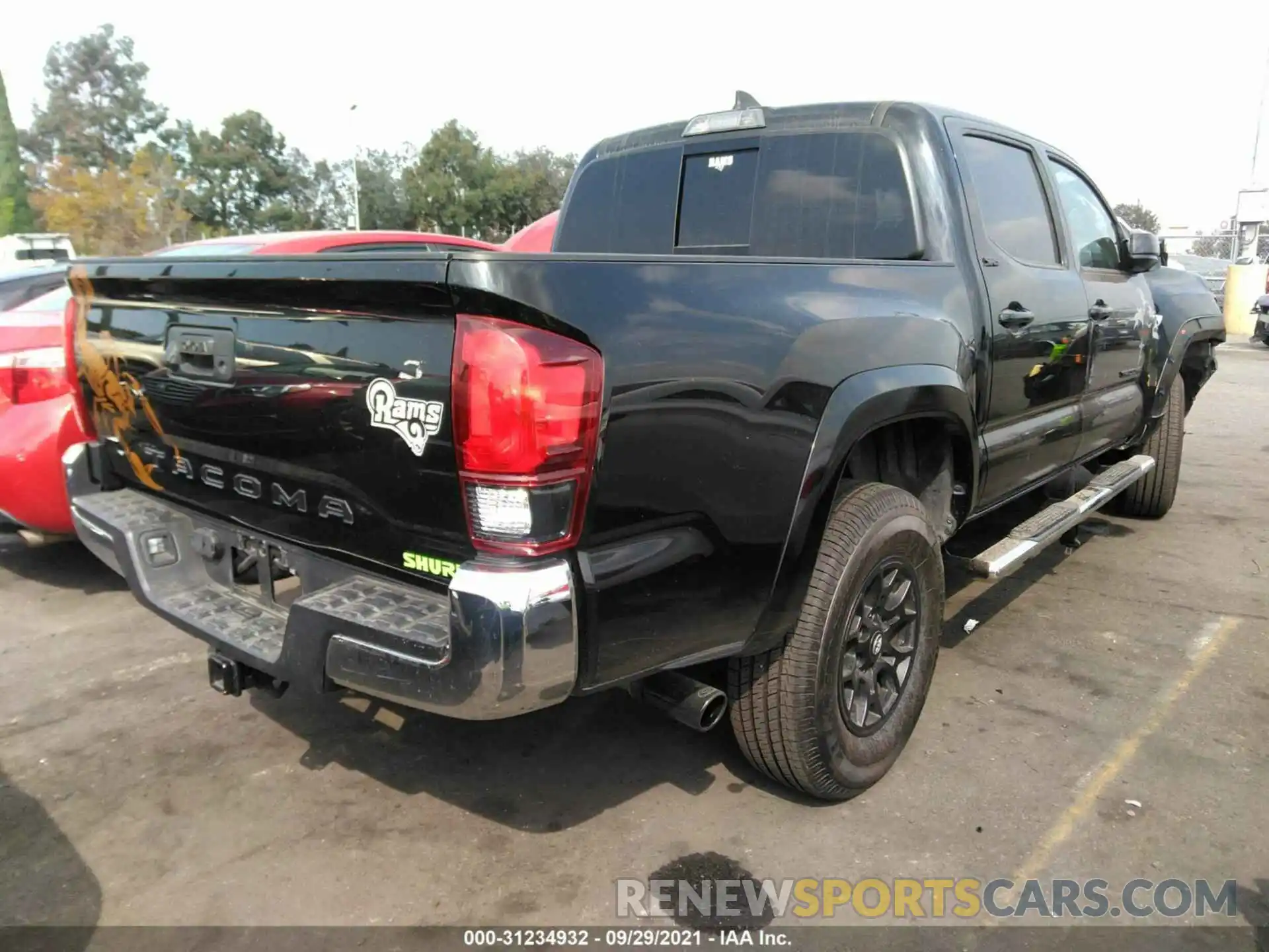 4 Photograph of a damaged car 3TMAZ5CN4KM100844 TOYOTA TACOMA 2WD 2019