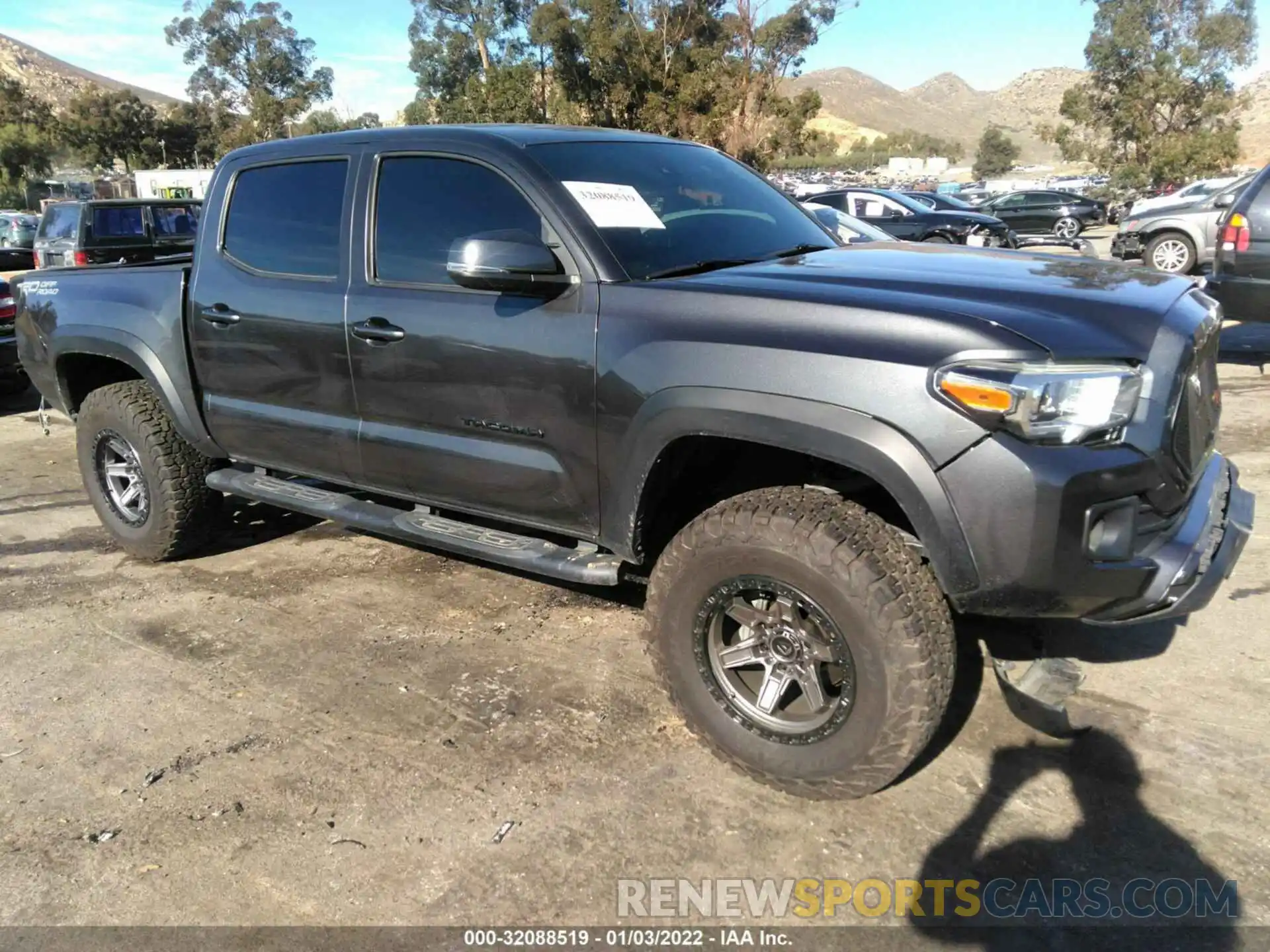 1 Photograph of a damaged car 3TMAZ5CN4KM112427 TOYOTA TACOMA 2WD 2019