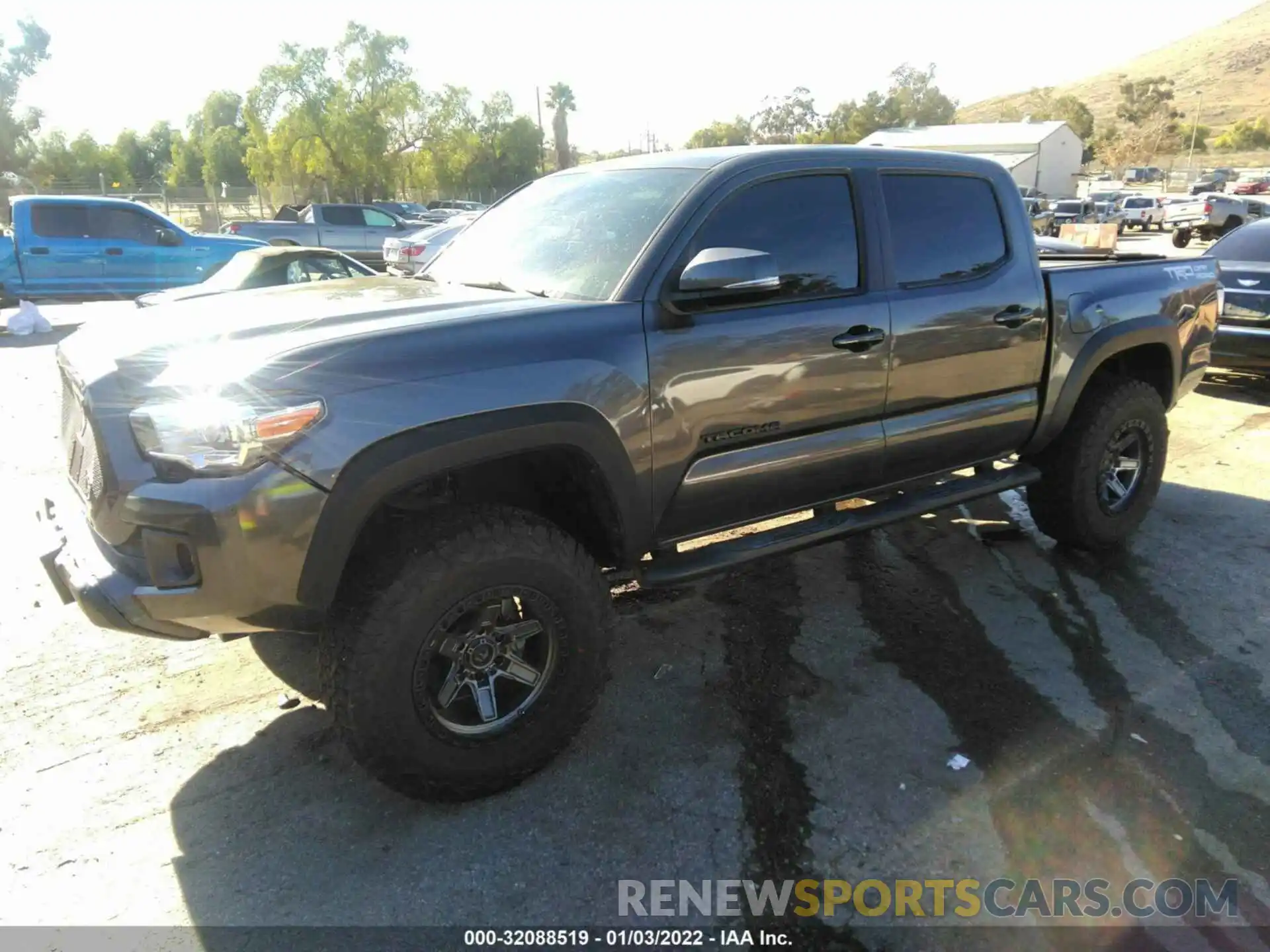 2 Photograph of a damaged car 3TMAZ5CN4KM112427 TOYOTA TACOMA 2WD 2019