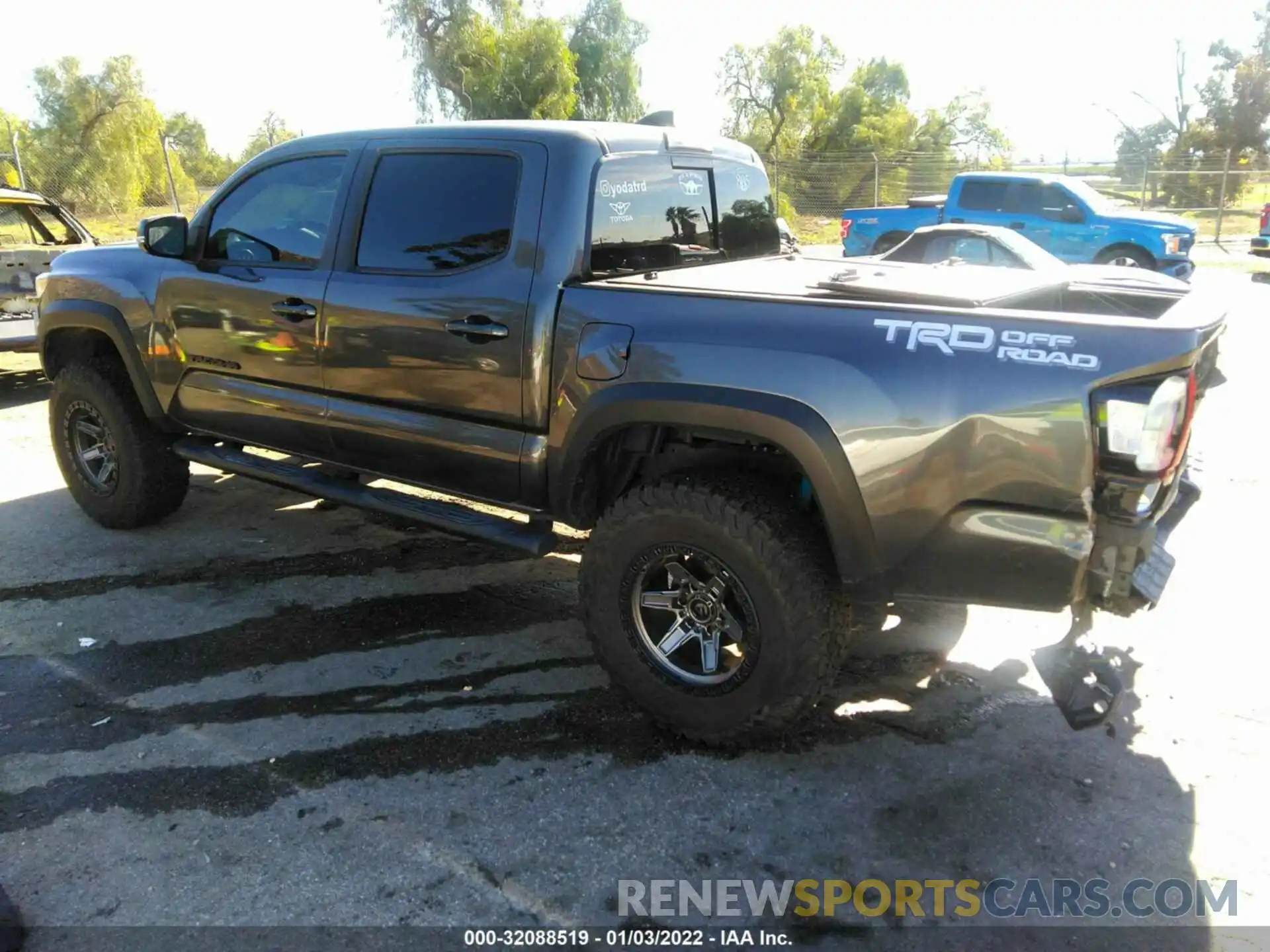 3 Photograph of a damaged car 3TMAZ5CN4KM112427 TOYOTA TACOMA 2WD 2019