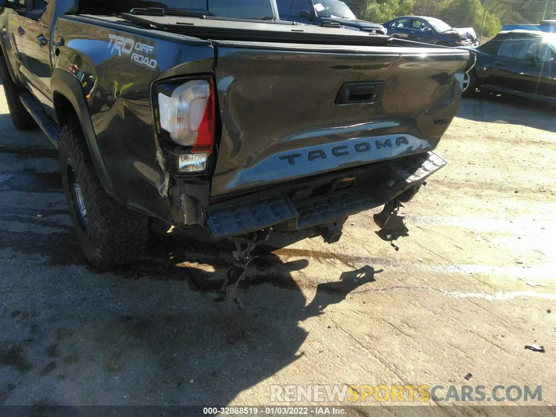 6 Photograph of a damaged car 3TMAZ5CN4KM112427 TOYOTA TACOMA 2WD 2019