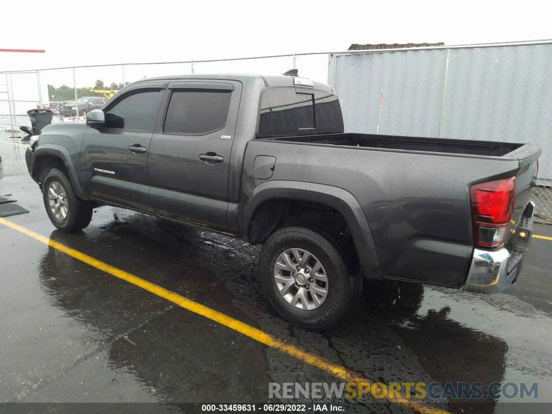 3 Photograph of a damaged car 3TMAZ5CN4KM114114 TOYOTA TACOMA 2WD 2019