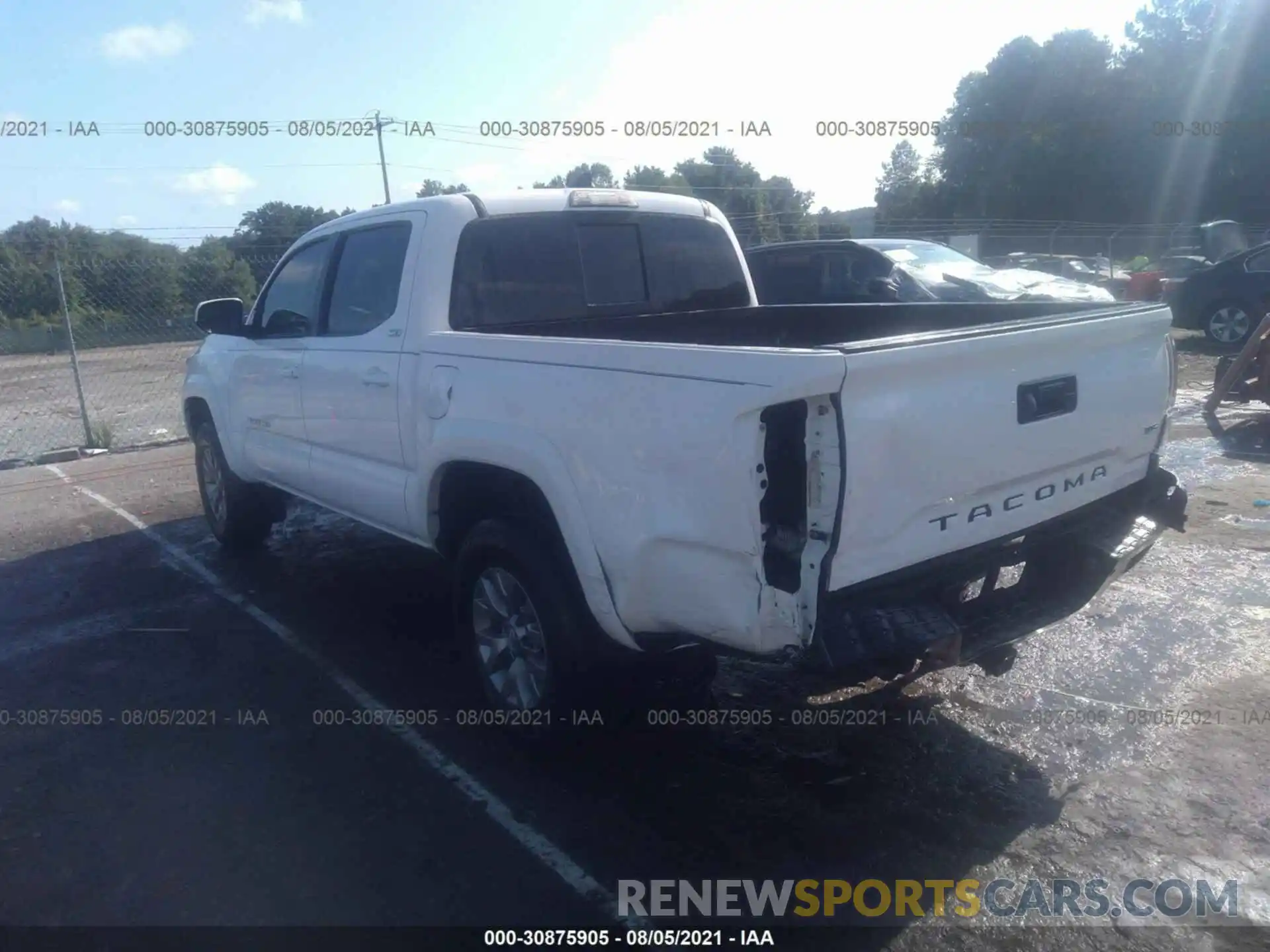 3 Photograph of a damaged car 3TMAZ5CN5KM081348 TOYOTA TACOMA 2WD 2019