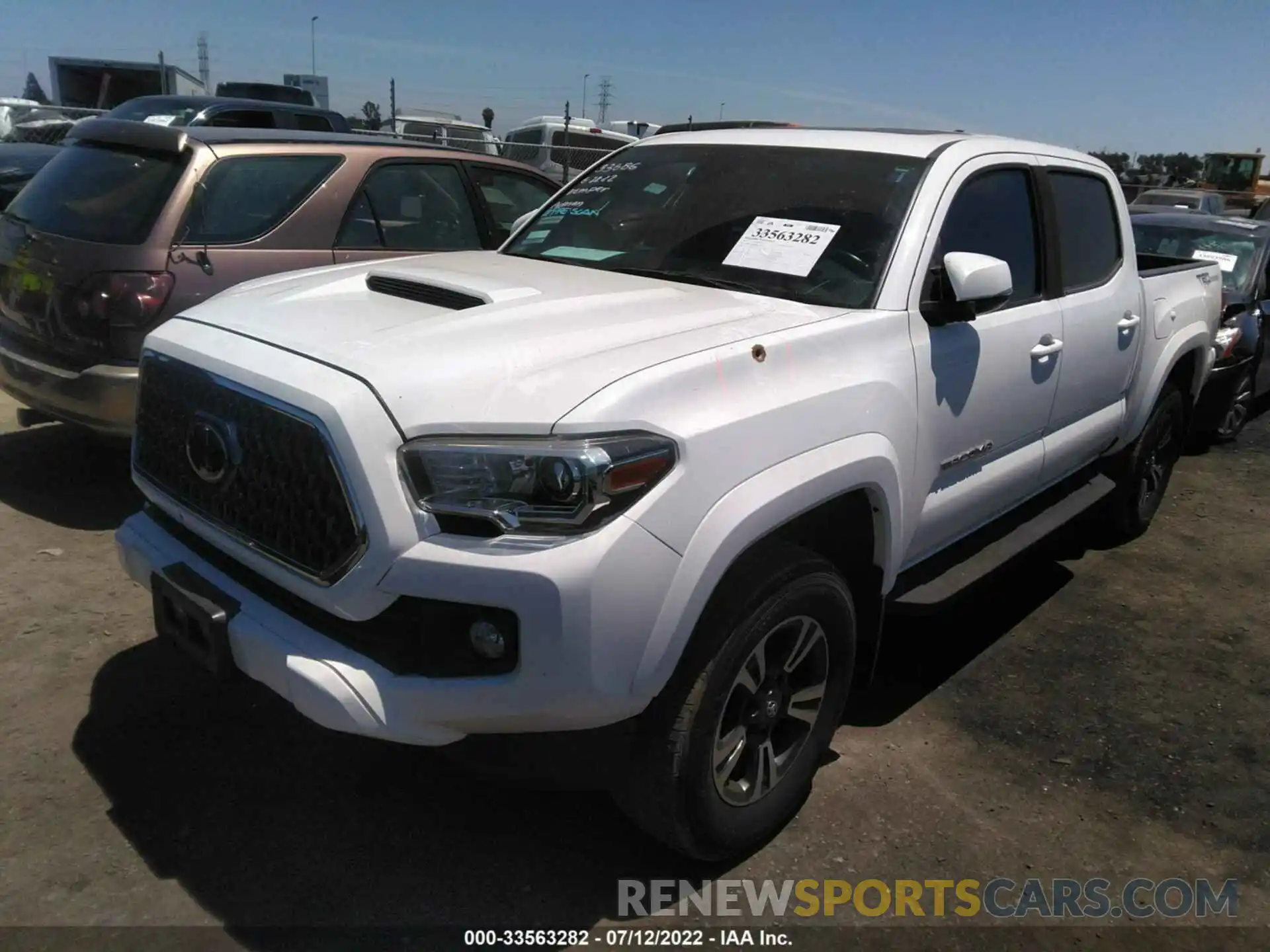 2 Фотография поврежденного автомобиля 3TMAZ5CN5KM083620 TOYOTA TACOMA 2WD 2019