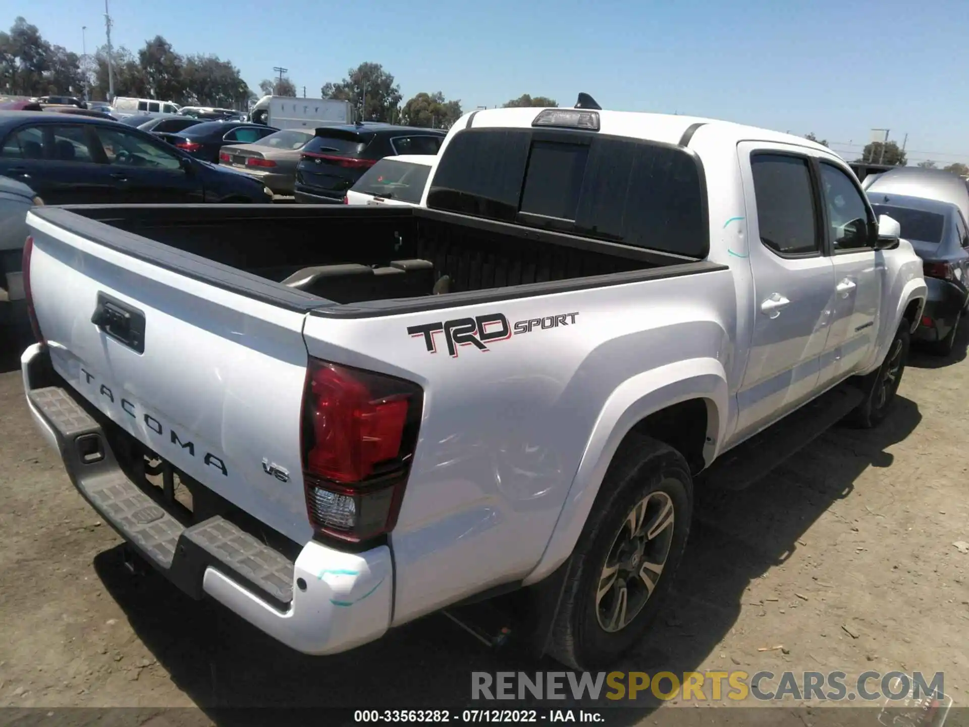 4 Фотография поврежденного автомобиля 3TMAZ5CN5KM083620 TOYOTA TACOMA 2WD 2019