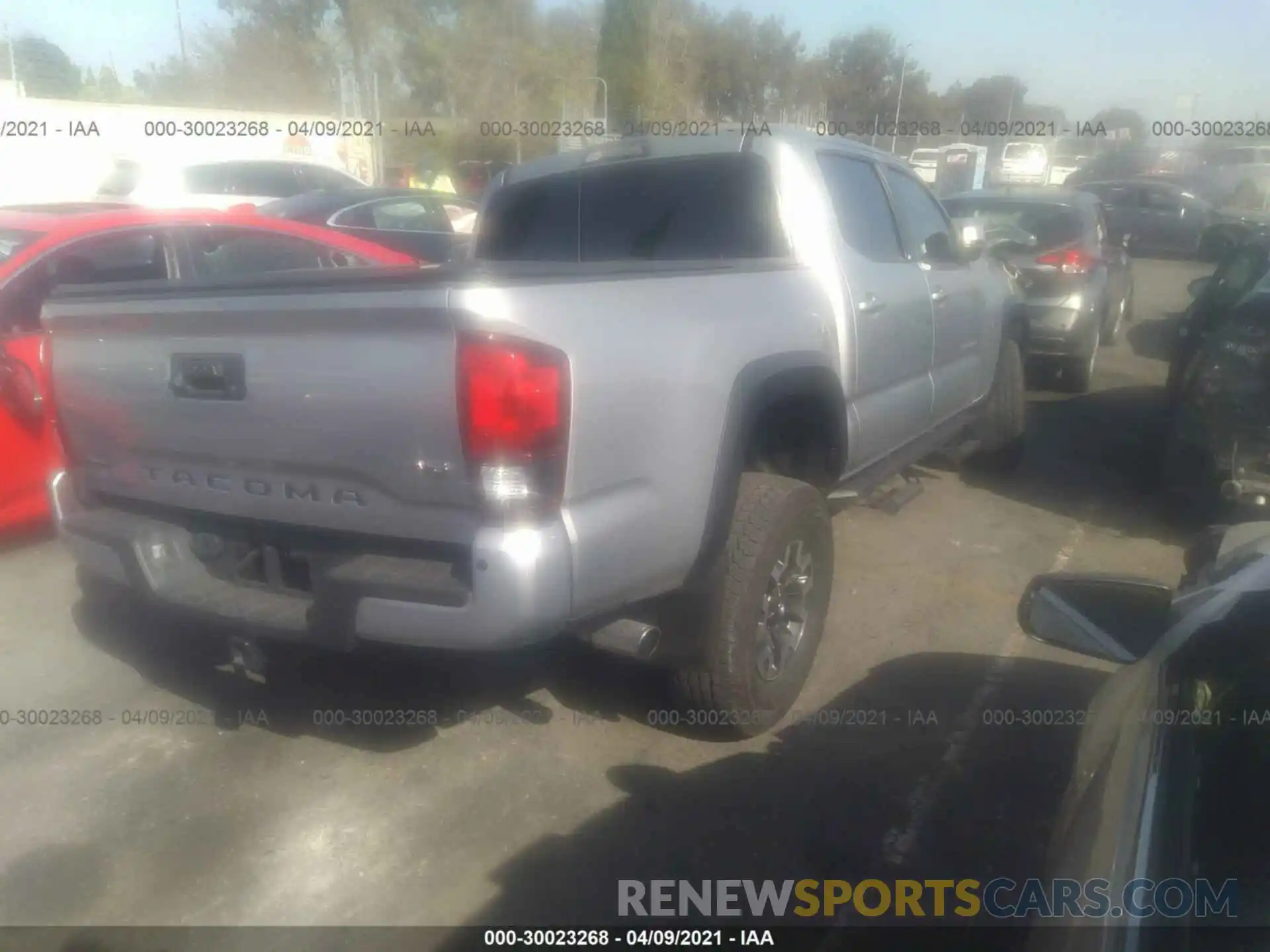 4 Photograph of a damaged car 3TMAZ5CN5KM094861 TOYOTA TACOMA 2WD 2019