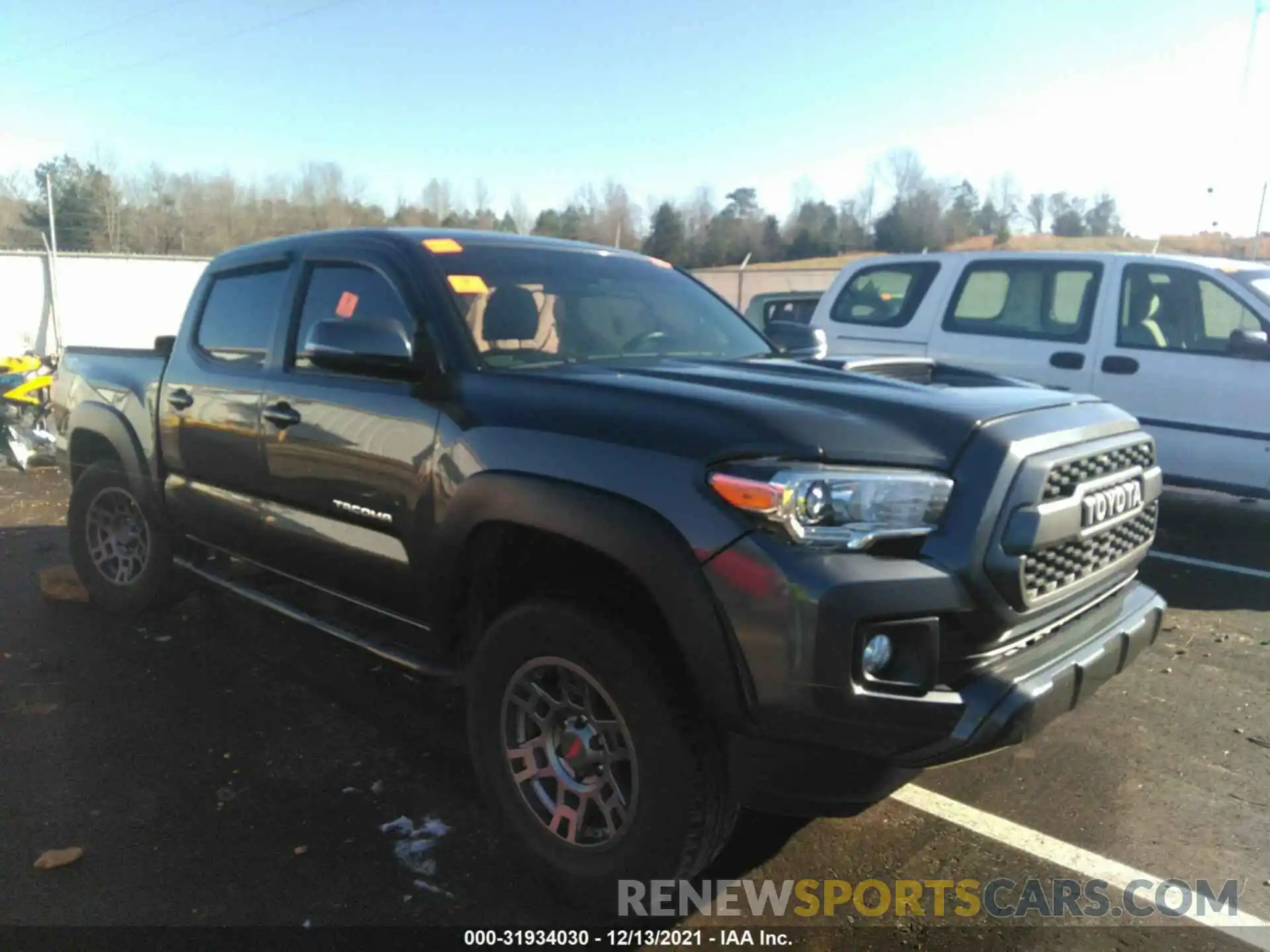 1 Photograph of a damaged car 3TMAZ5CN5KM100304 TOYOTA TACOMA 2WD 2019